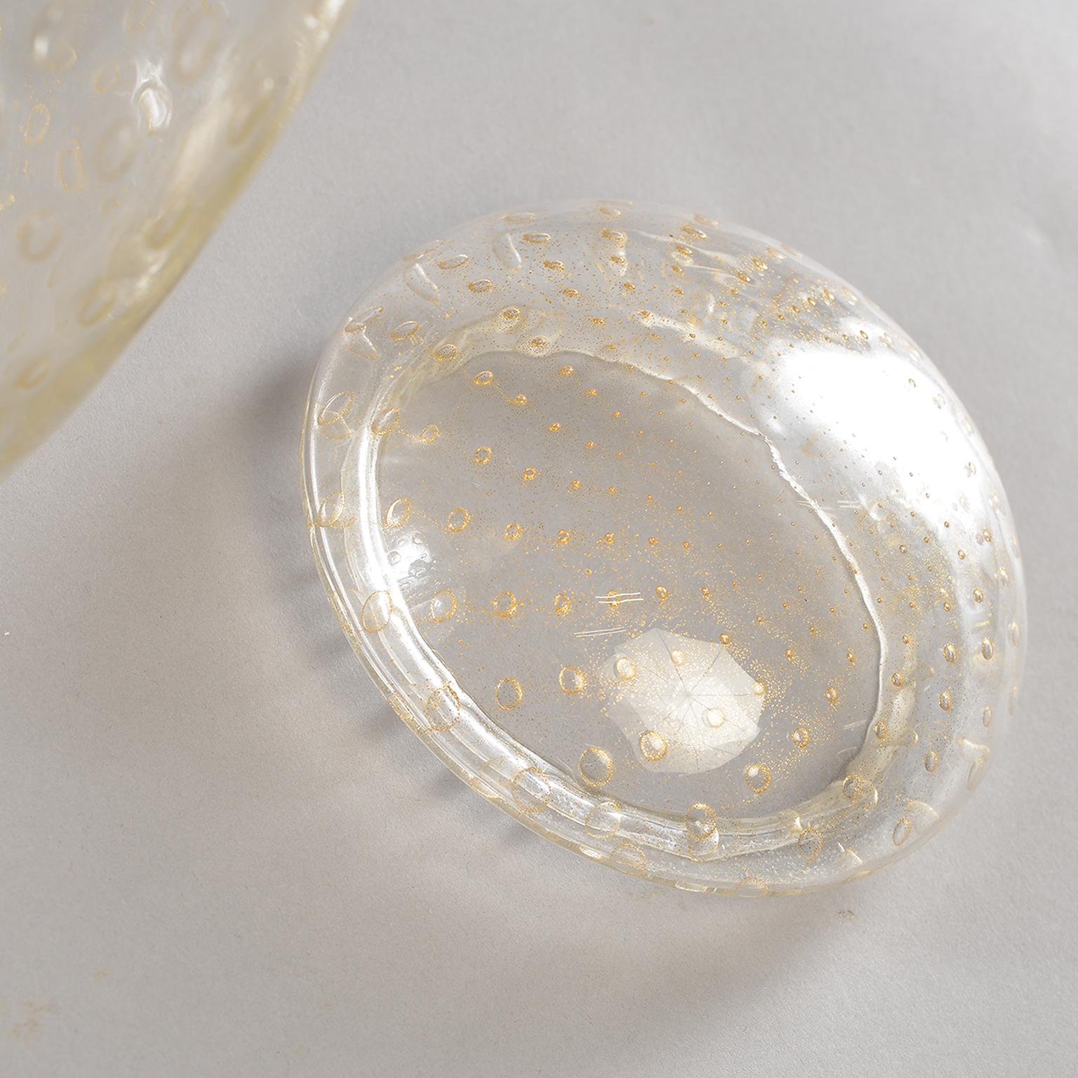Vaso alto con coperchio in vetro di Murano con inclusioni d'oro in vendita 1