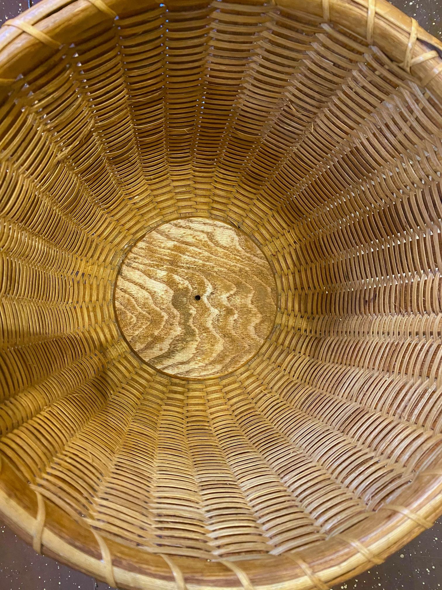 Hand-Crafted Tall Nantucket Round Open Basket by Arthur Martin, circa 1990