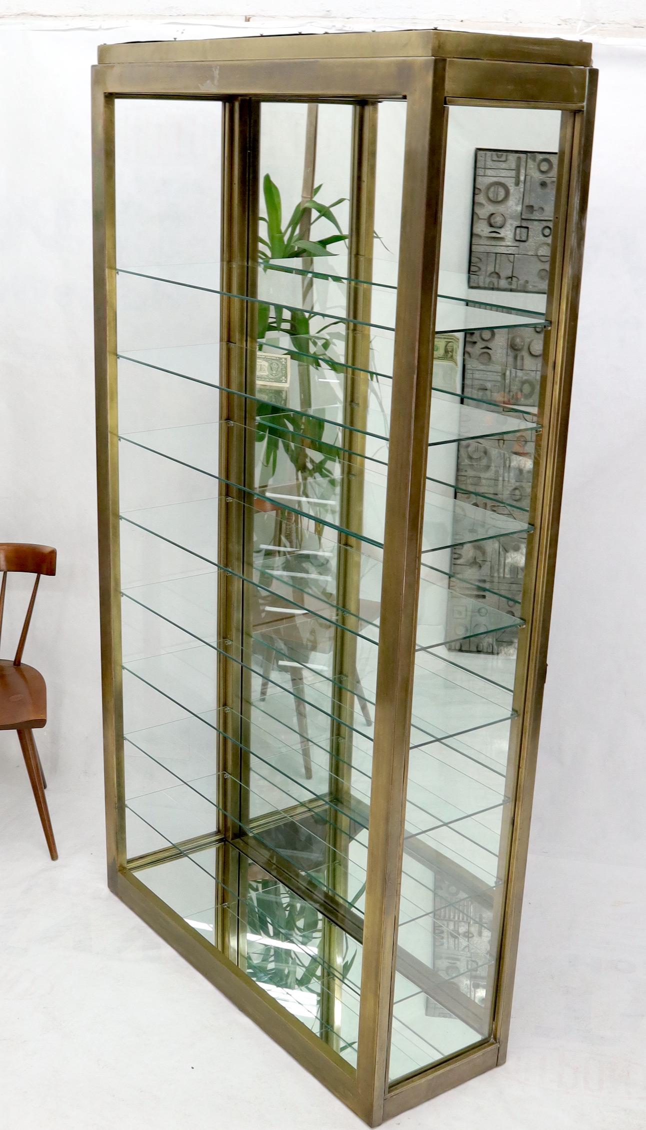 Tall Narrow Brass Finish Adjustable Glass Shelves Unit Bookcase Storage Etagere In Good Condition In Rockaway, NJ