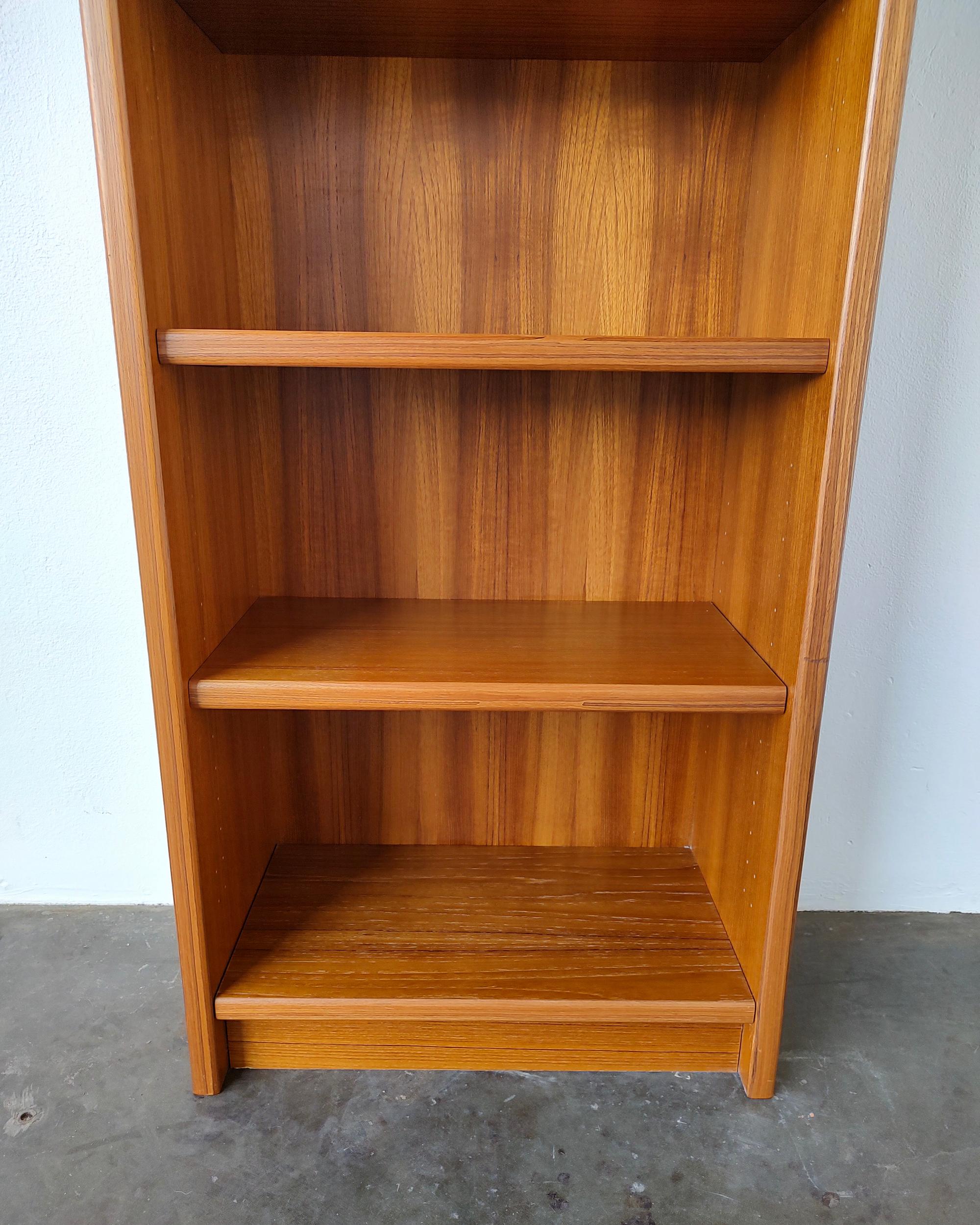 Tall Narrow Mid-Century Danish Modern Teak Wood Shelf 1960s In Good Condition For Sale In Hawthorne, CA