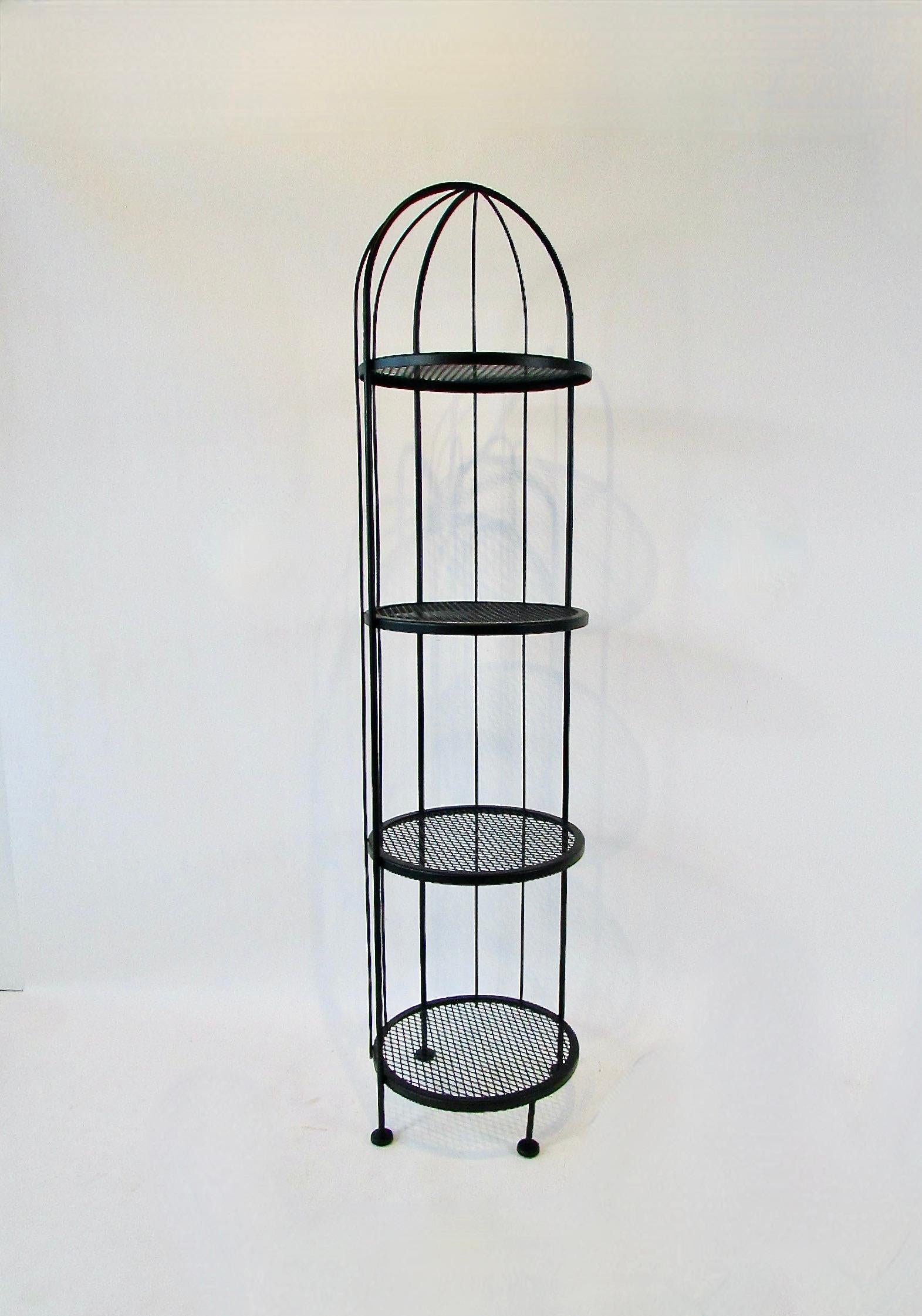 Etagere alta e stretta di Woodard con finitura nera opaca in vendita 2