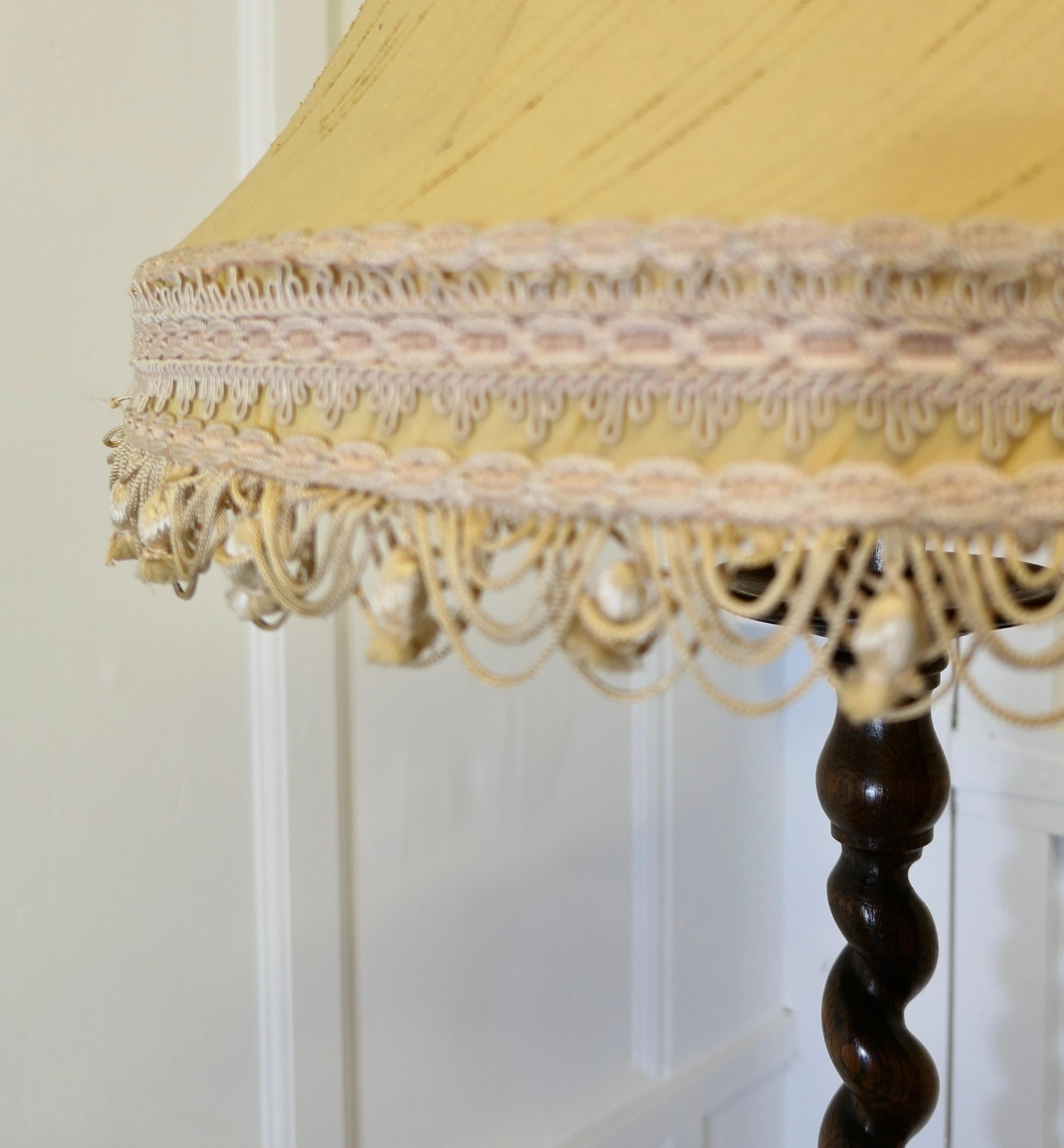 Early 20th Century Tall Oak Barley Twist Floor Lamp, Standard Lamp   A skilfully turned piece