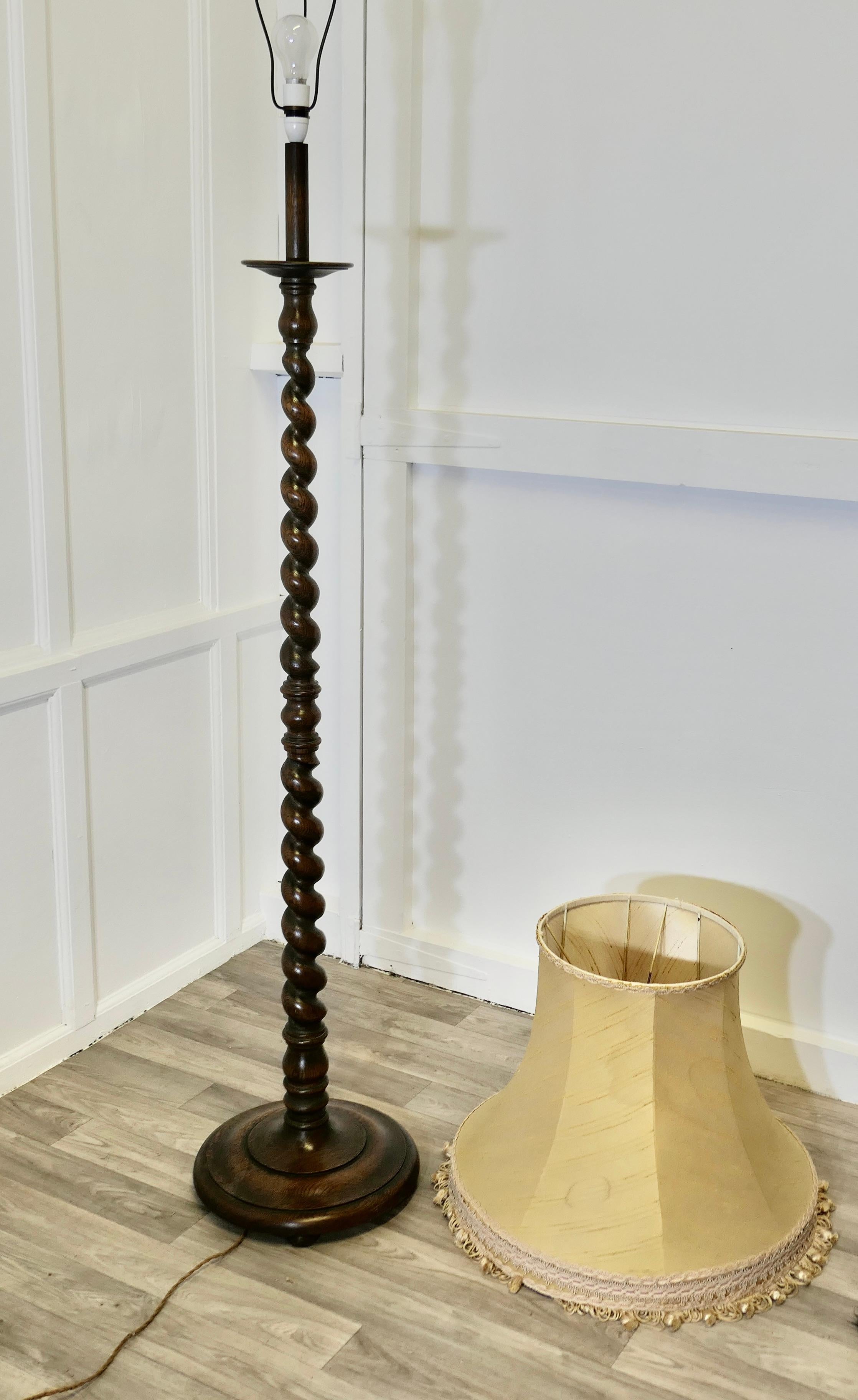 Tall Oak Barley Twist Floor Lamp, Standard Lamp   A skilfully turned piece 1