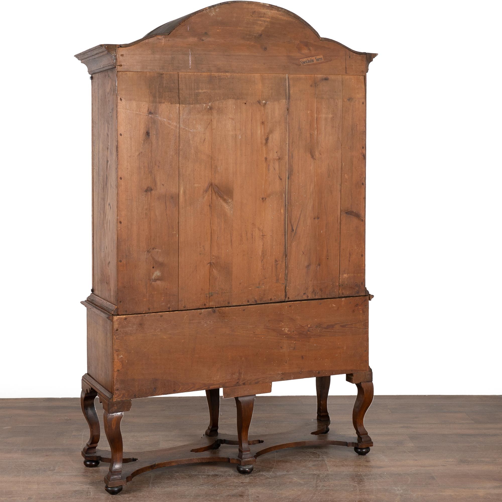 Armario alto de roble, Suecia circa 1800 en venta 2