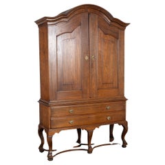 Armario alto de roble, Suecia circa 1800