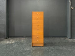 Commode haute en chêne avec poignées chromées