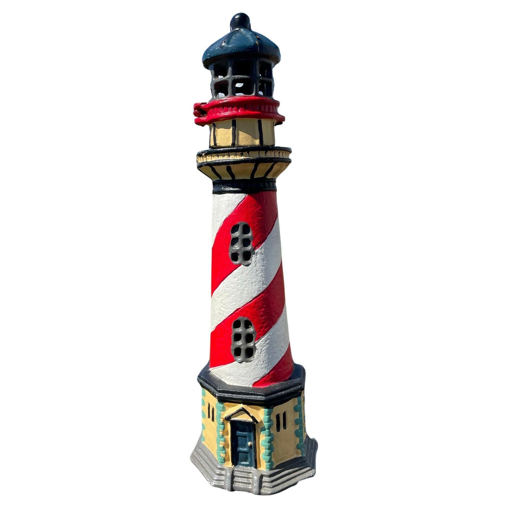 Große alte Leuchtturm-Laterne, handbemalt in Rot, Weiß und Blau