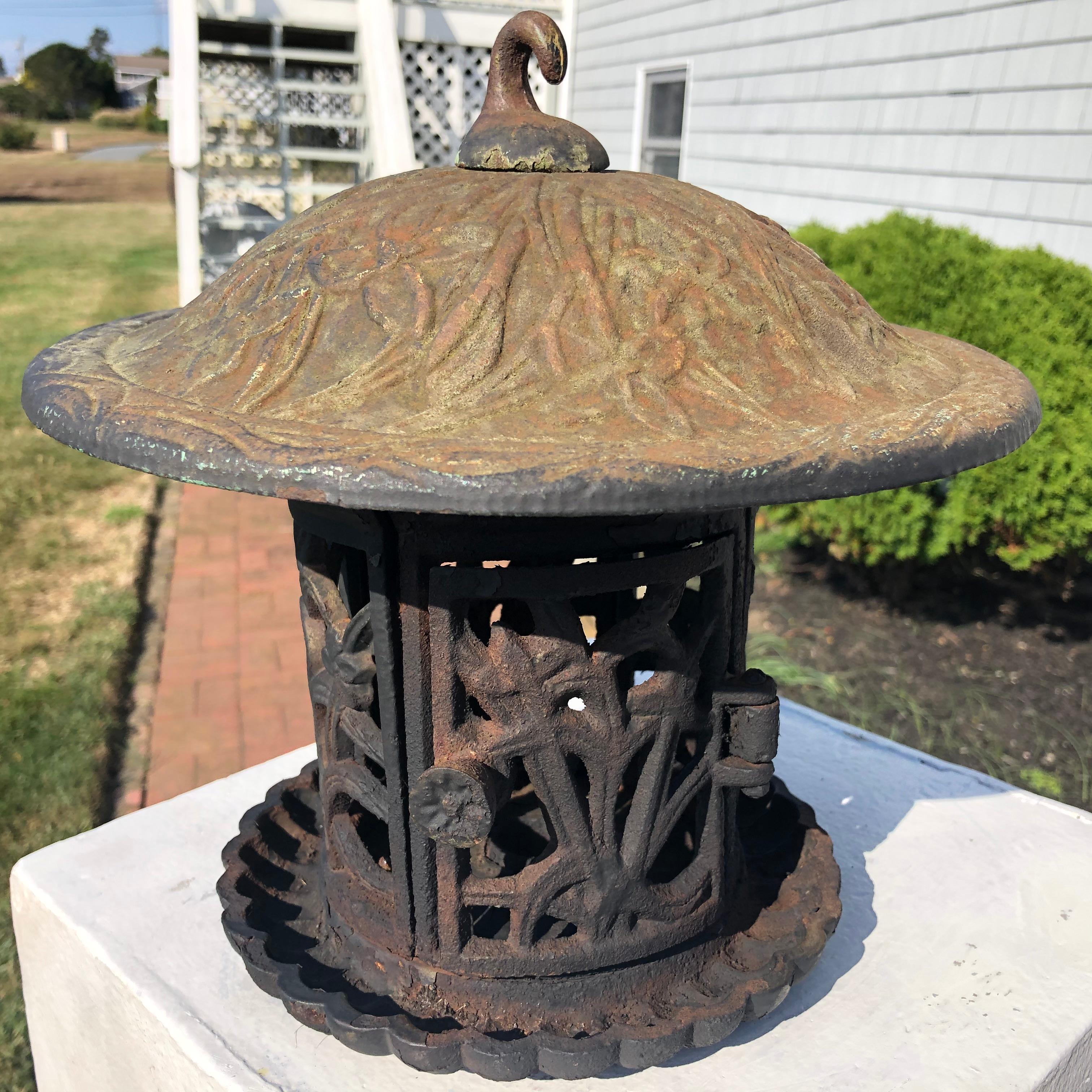 Chinese Tall Old Round Garden Lantern 
