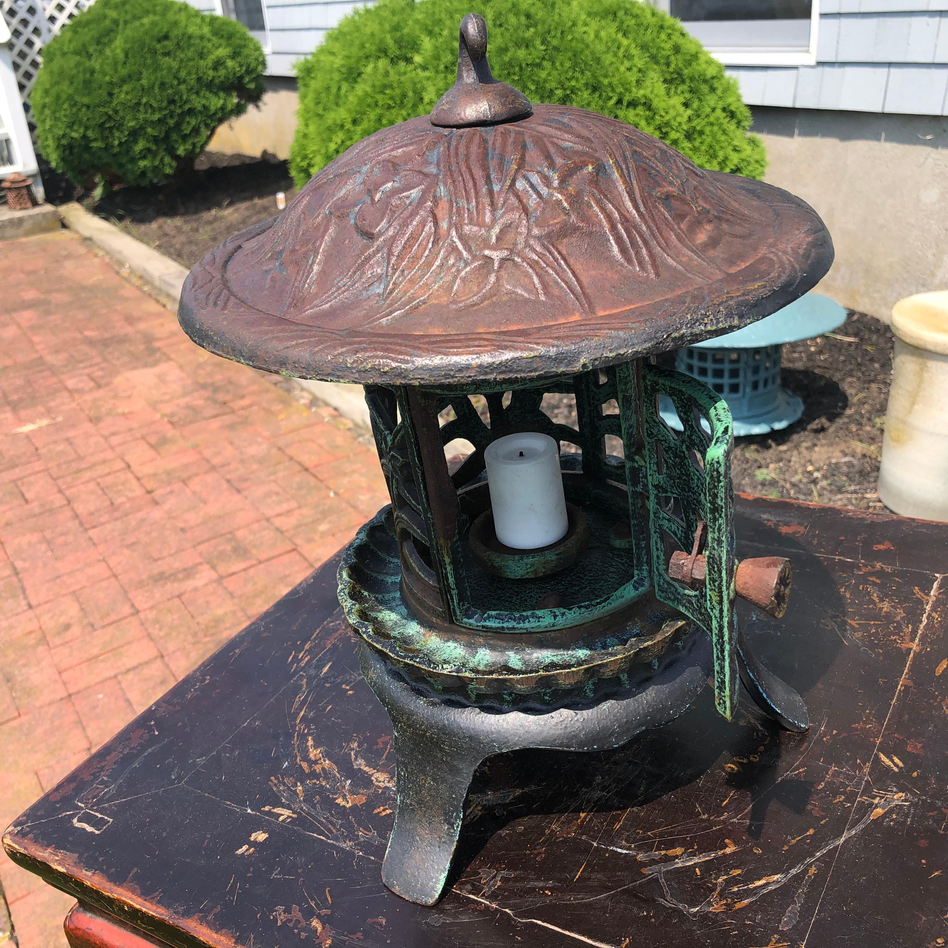 Iron Tall Old Round Garden Lantern 