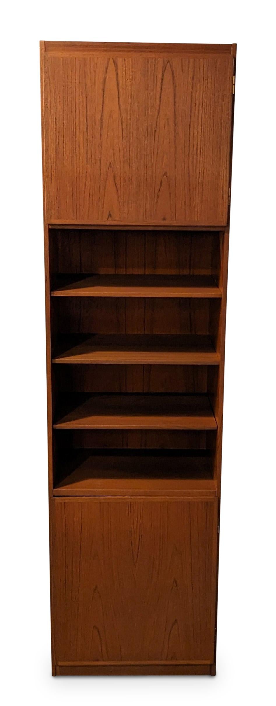 Tall Omann Jun Teak Bookcase - 0823183 Vintage Danish Mid Century  In Good Condition For Sale In Brooklyn, NY