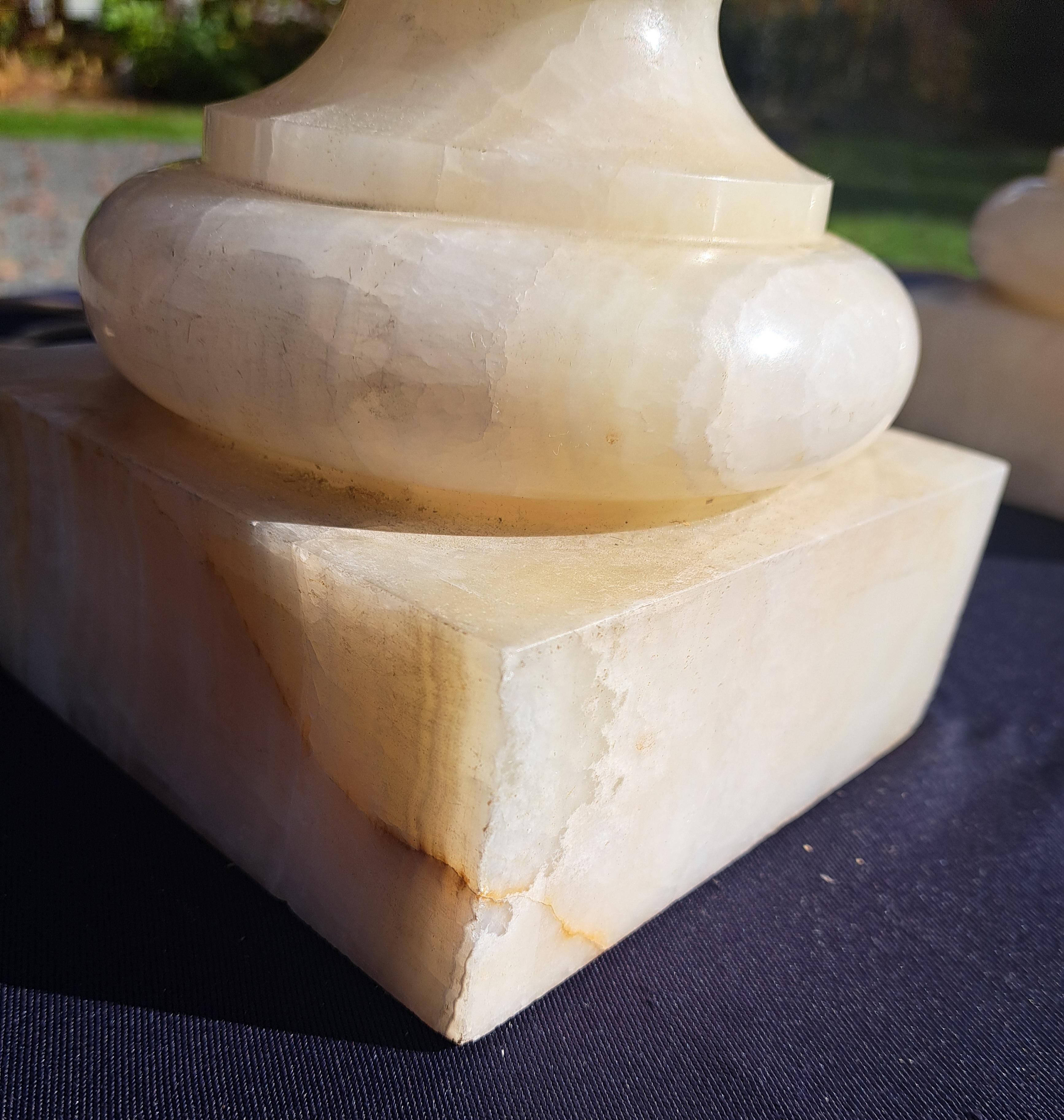 Sconosciuto Coppia di lampade alte in onice/labastro in vendita