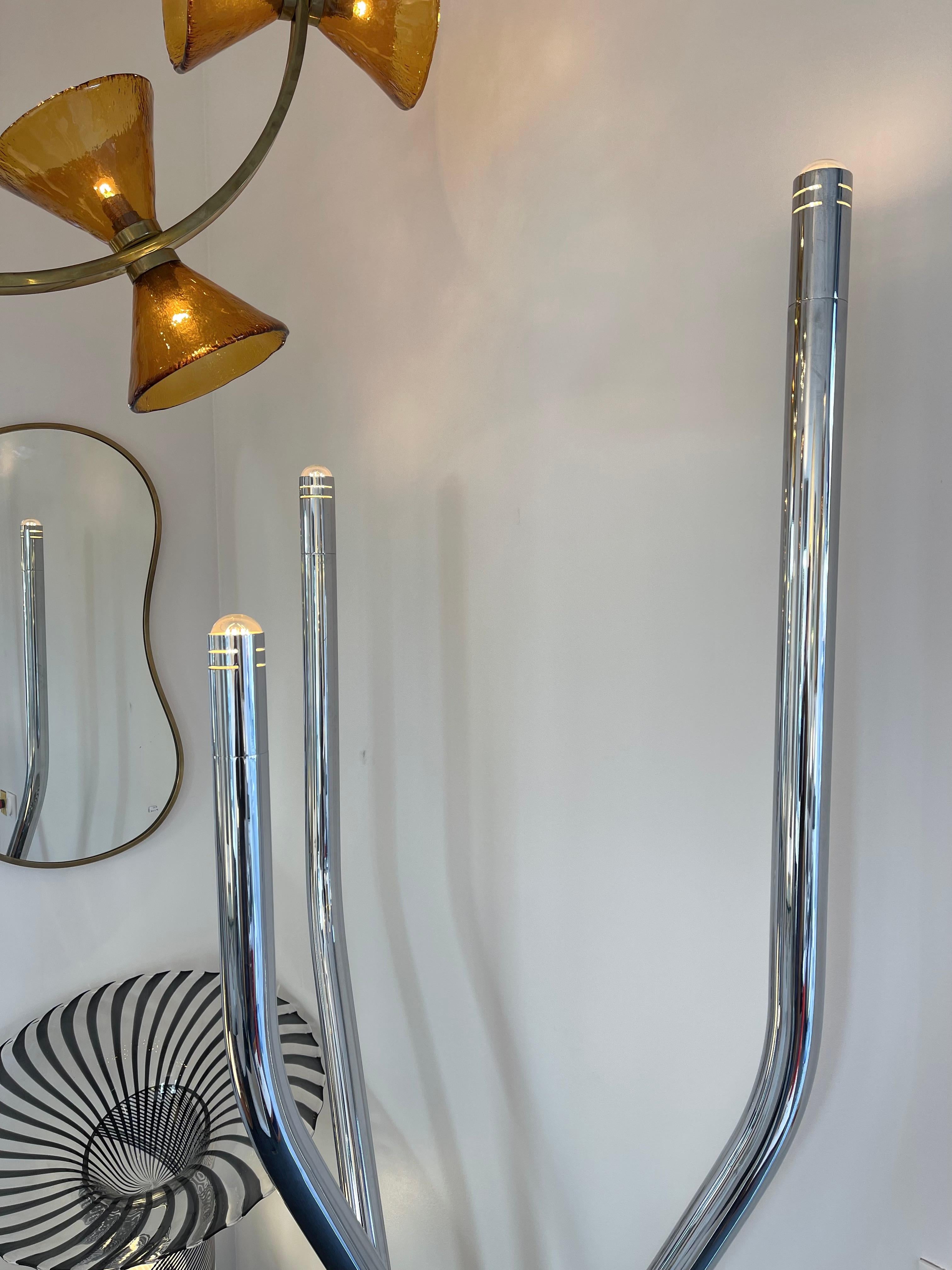Große organische Stehlampe aus Chromrohr von Reggiani, Italien, 1970er Jahre im Zustand „Gut“ im Angebot in SAINT-OUEN, FR