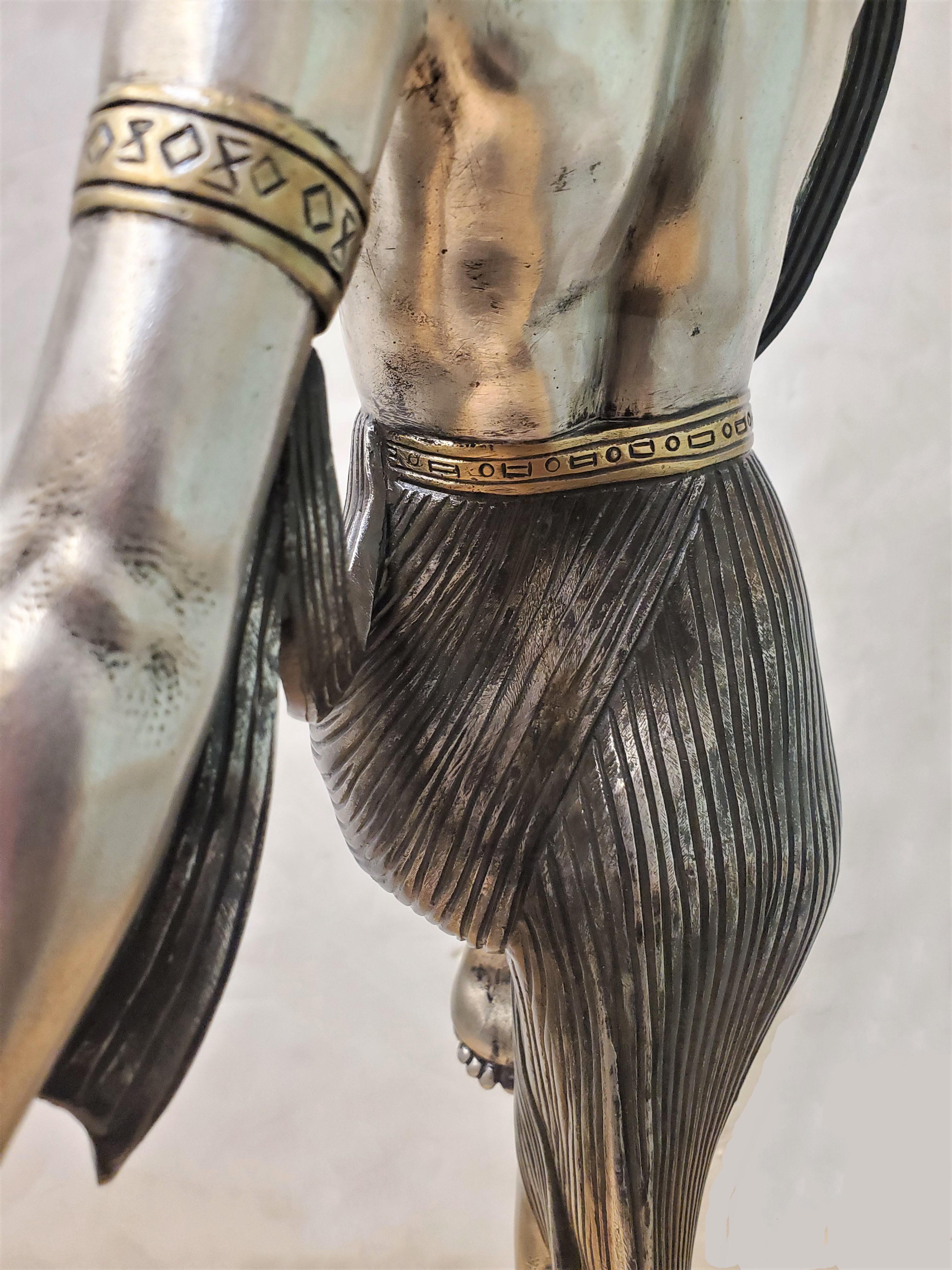 20ième siècle Grande danseuse Art déco française d'origine par Descomps, patine, argent et bronze doré en vente