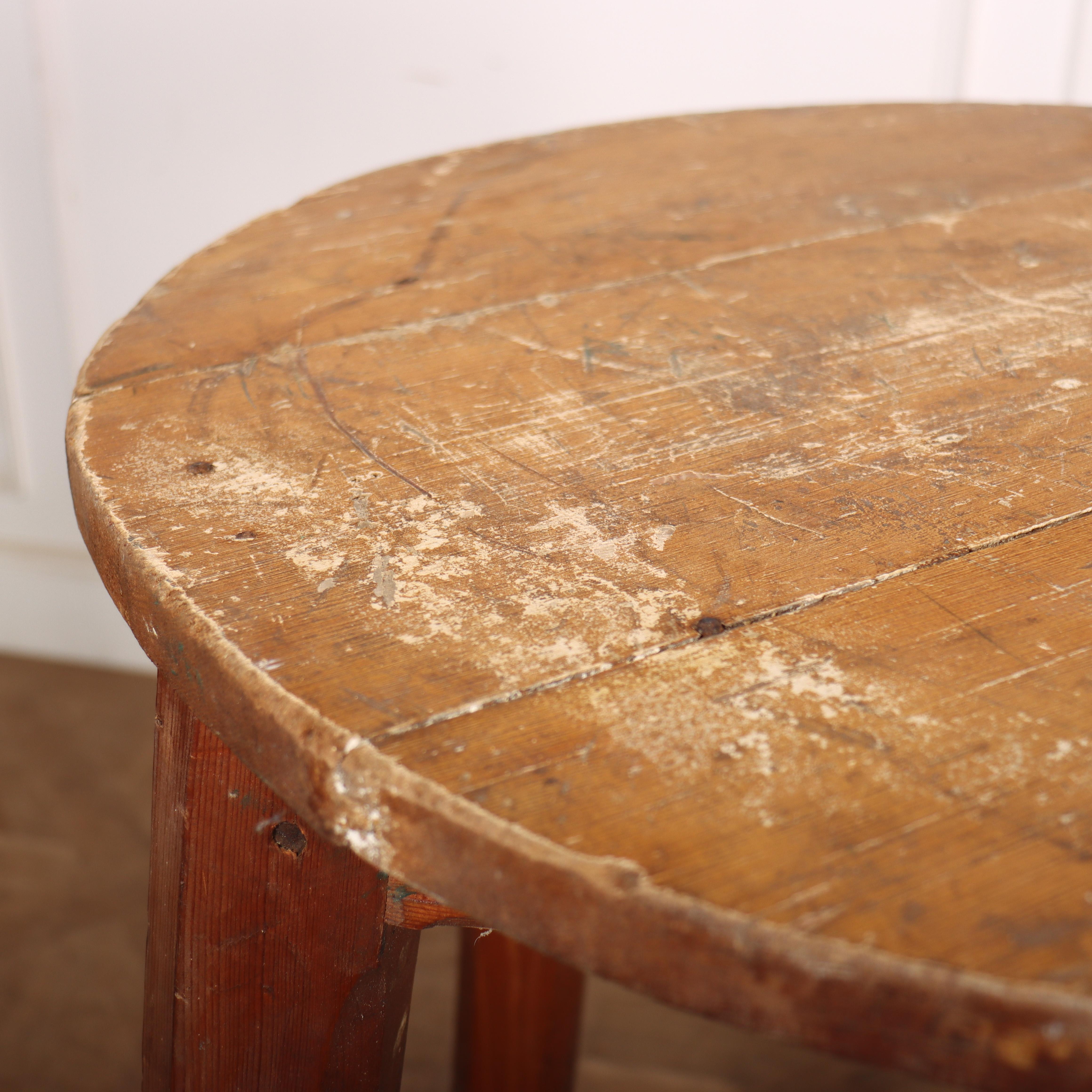 Soporte alto original pintado para escultores siglo XIX en venta