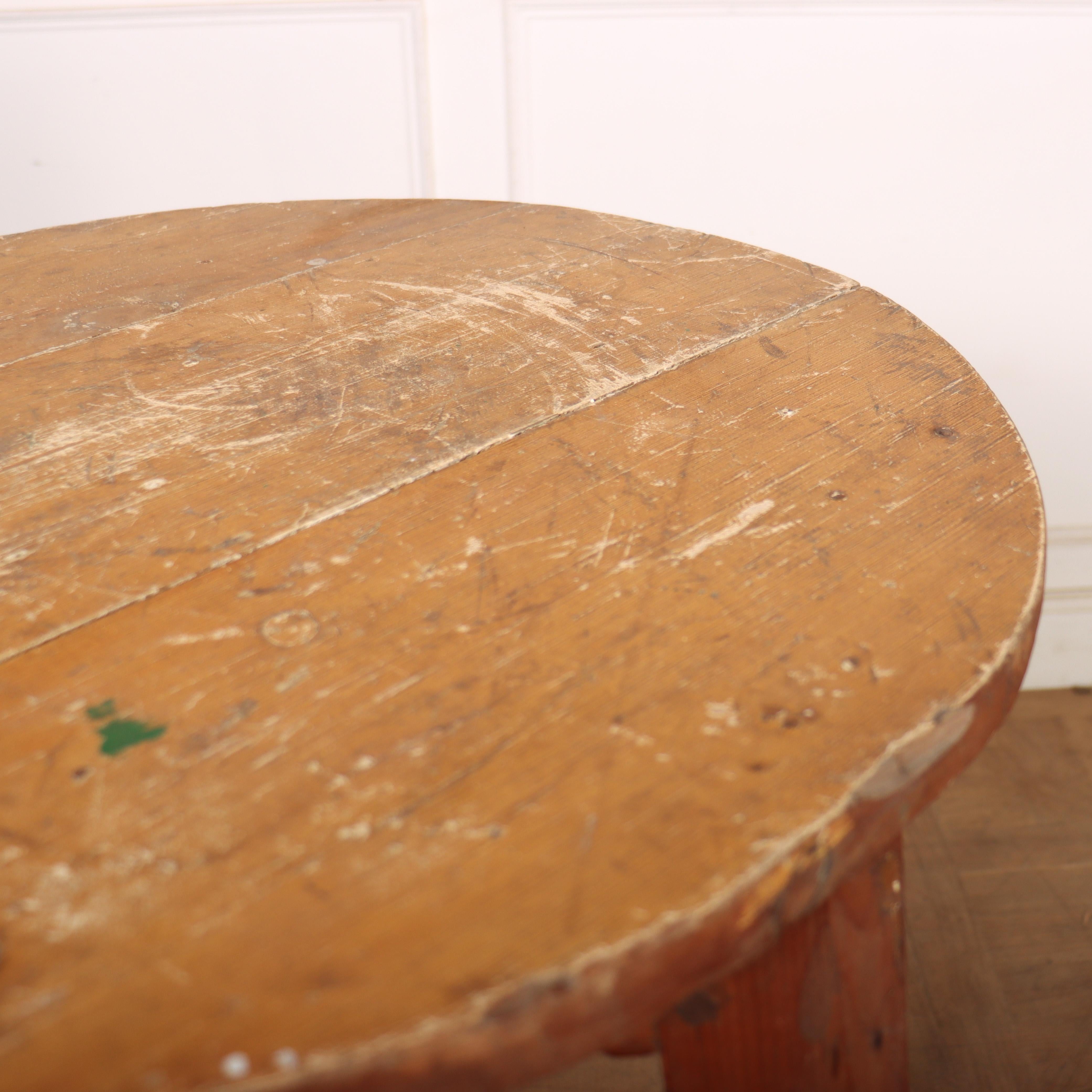 Soporte alto original pintado para escultores Pino en venta