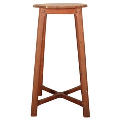 Soporte alto original pintado para escultores
