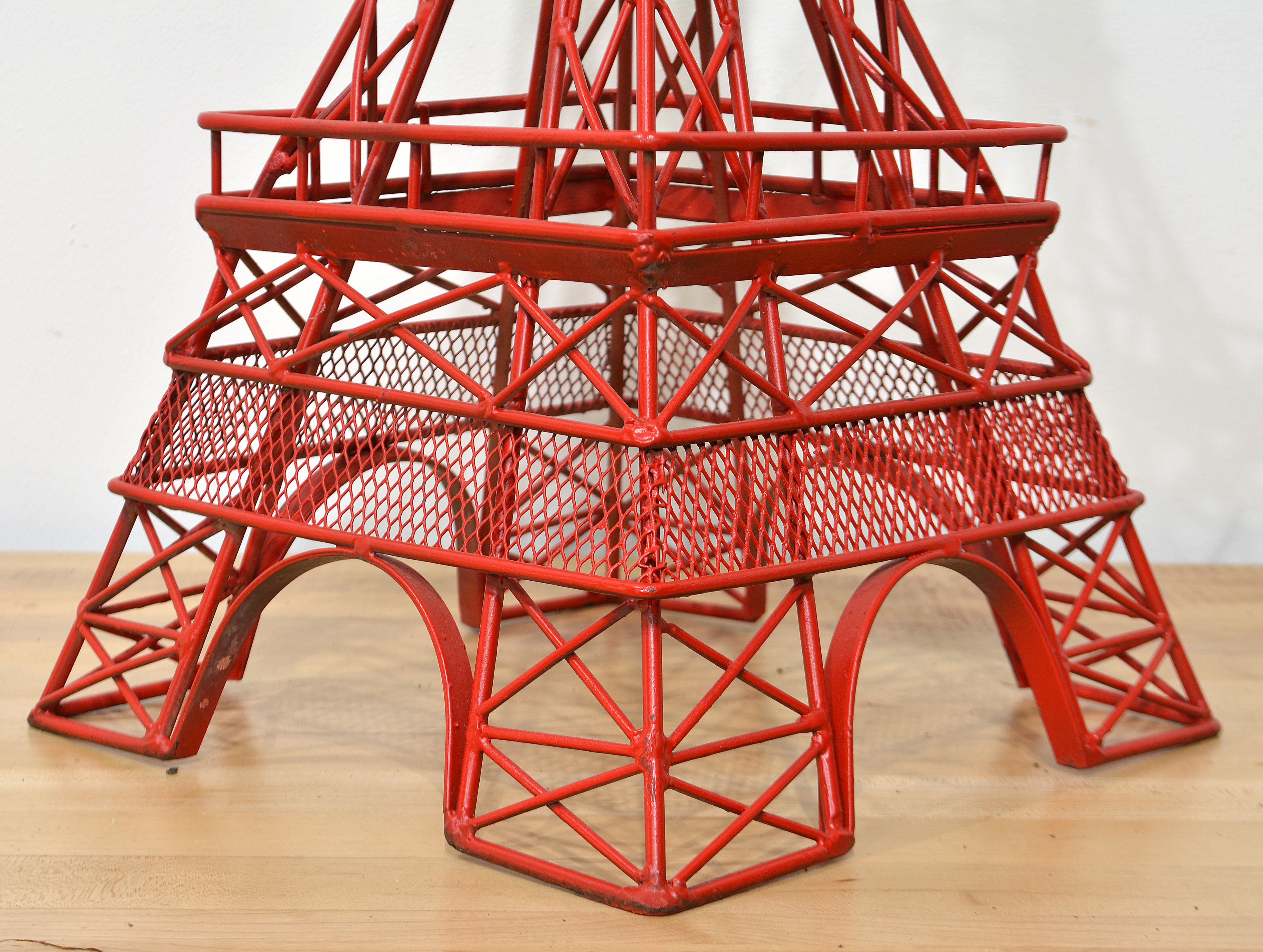 Große bemalte dekorative Eifel Tower inspirierte Eifel-Leuchtturm-Skulptur oder Modell aus Stahl im Angebot 1