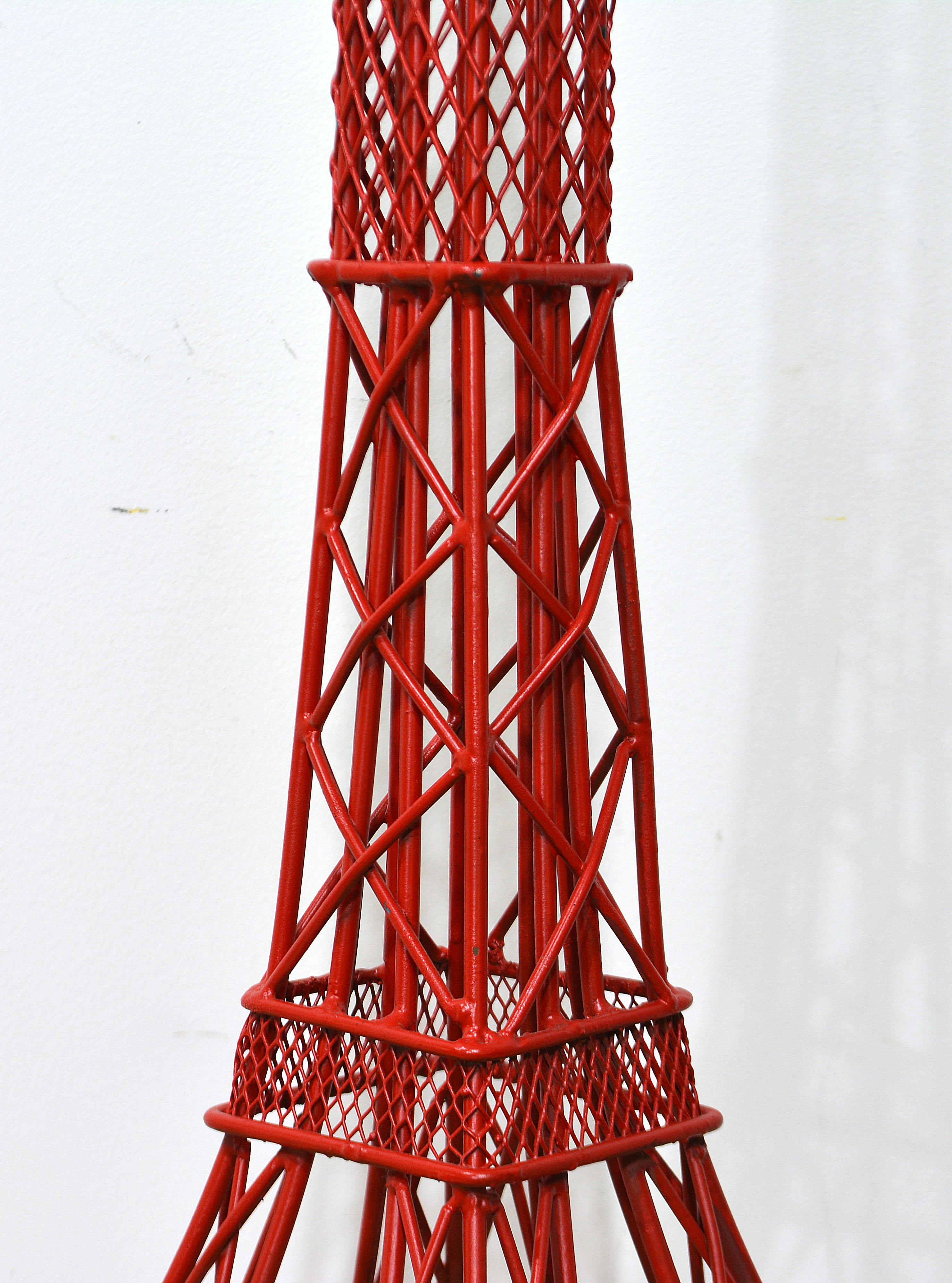 Große bemalte dekorative Eifel Tower inspirierte Eifel-Leuchtturm-Skulptur oder Modell aus Stahl im Angebot 3