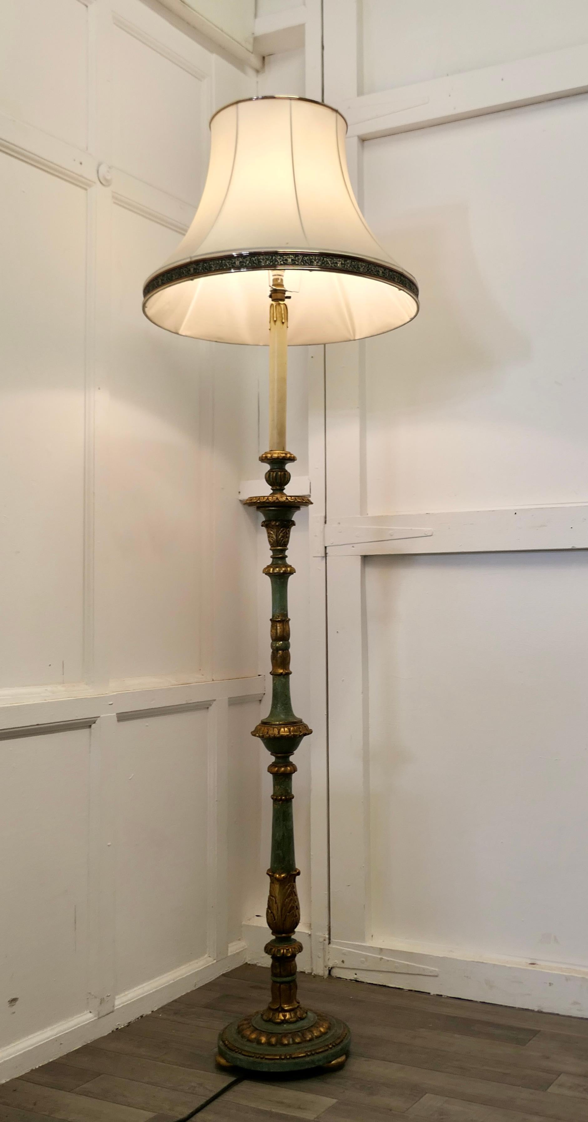 Early 20th Century Tall Painted Green and Giltwood Floor Standing or Standard Lamp 