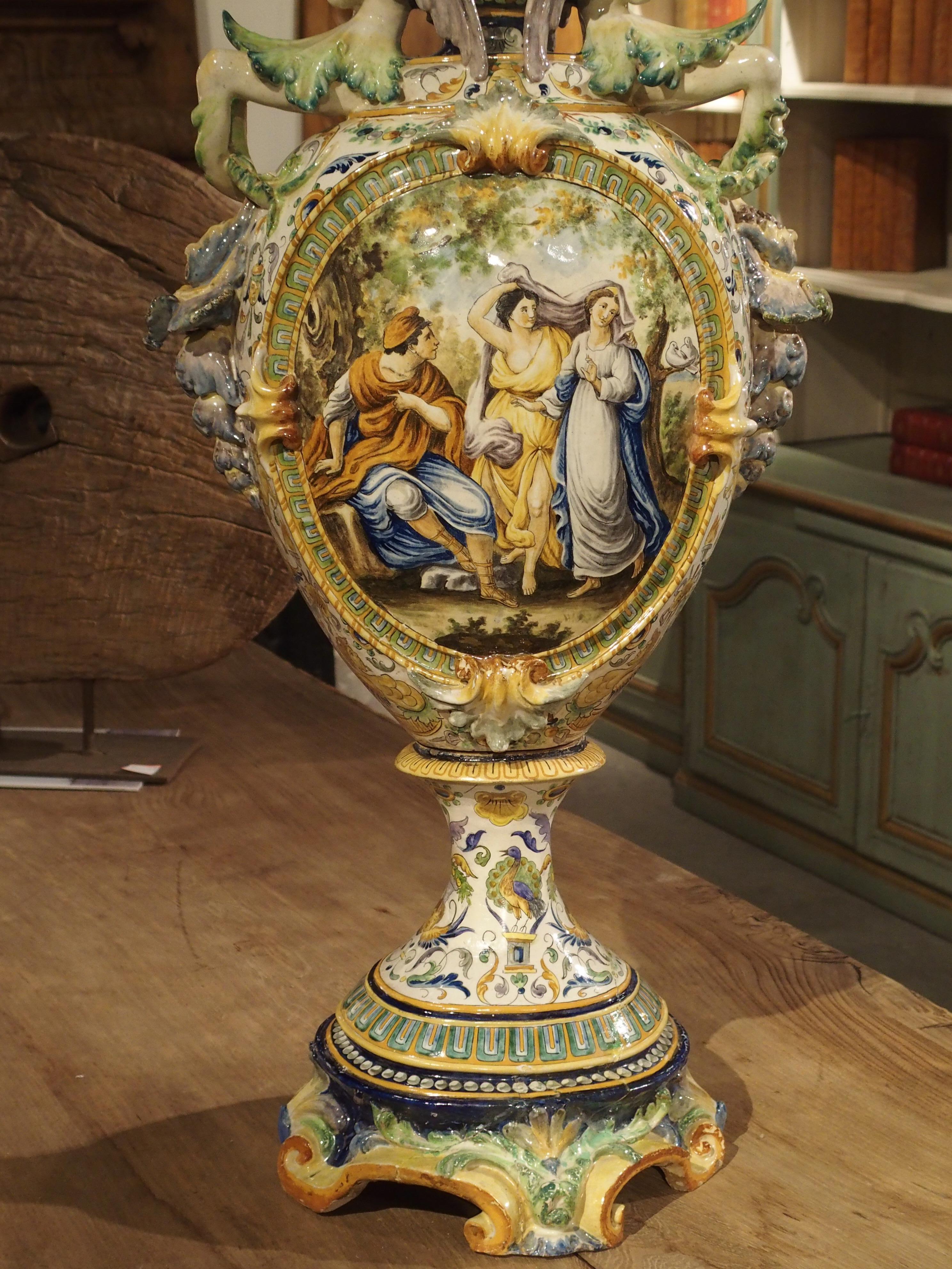Große bemalte italienische Majolika-Vase, um 1860 im Angebot 5