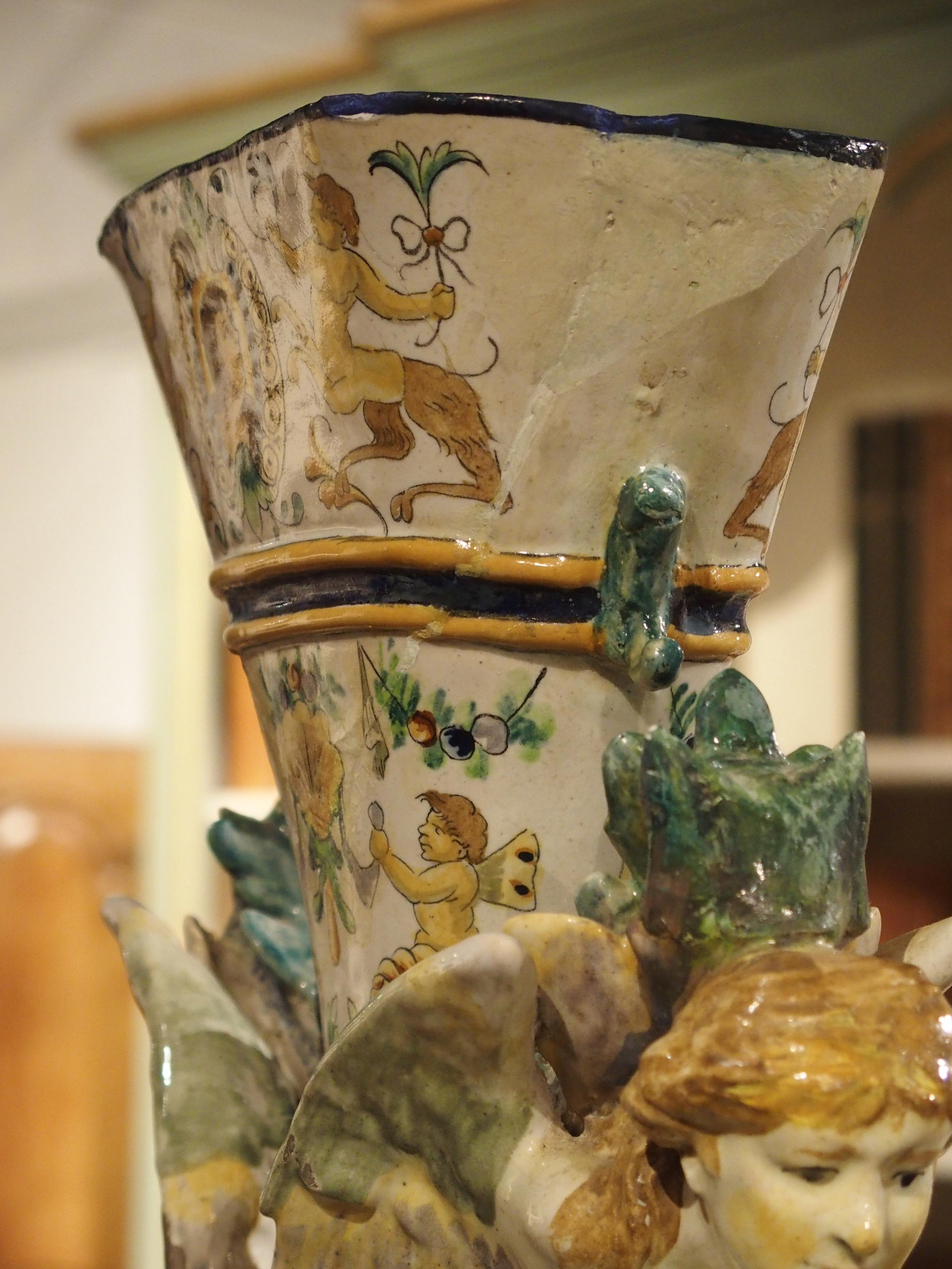 Große bemalte italienische Majolika-Vase, um 1860 (Renaissance) im Angebot