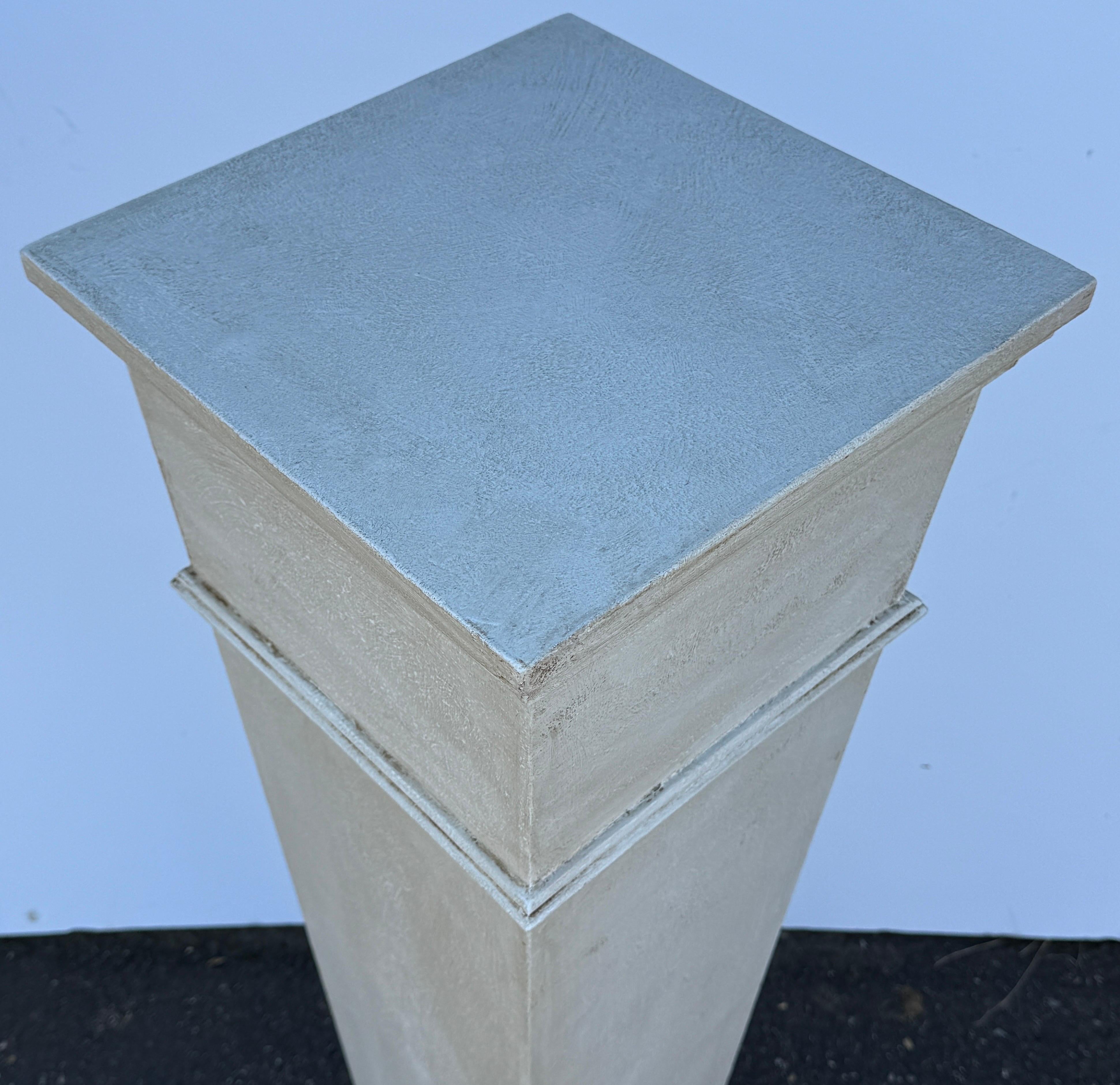 Piedistallo alto in legno dipinto per statue in stile gustaviano in vendita 10