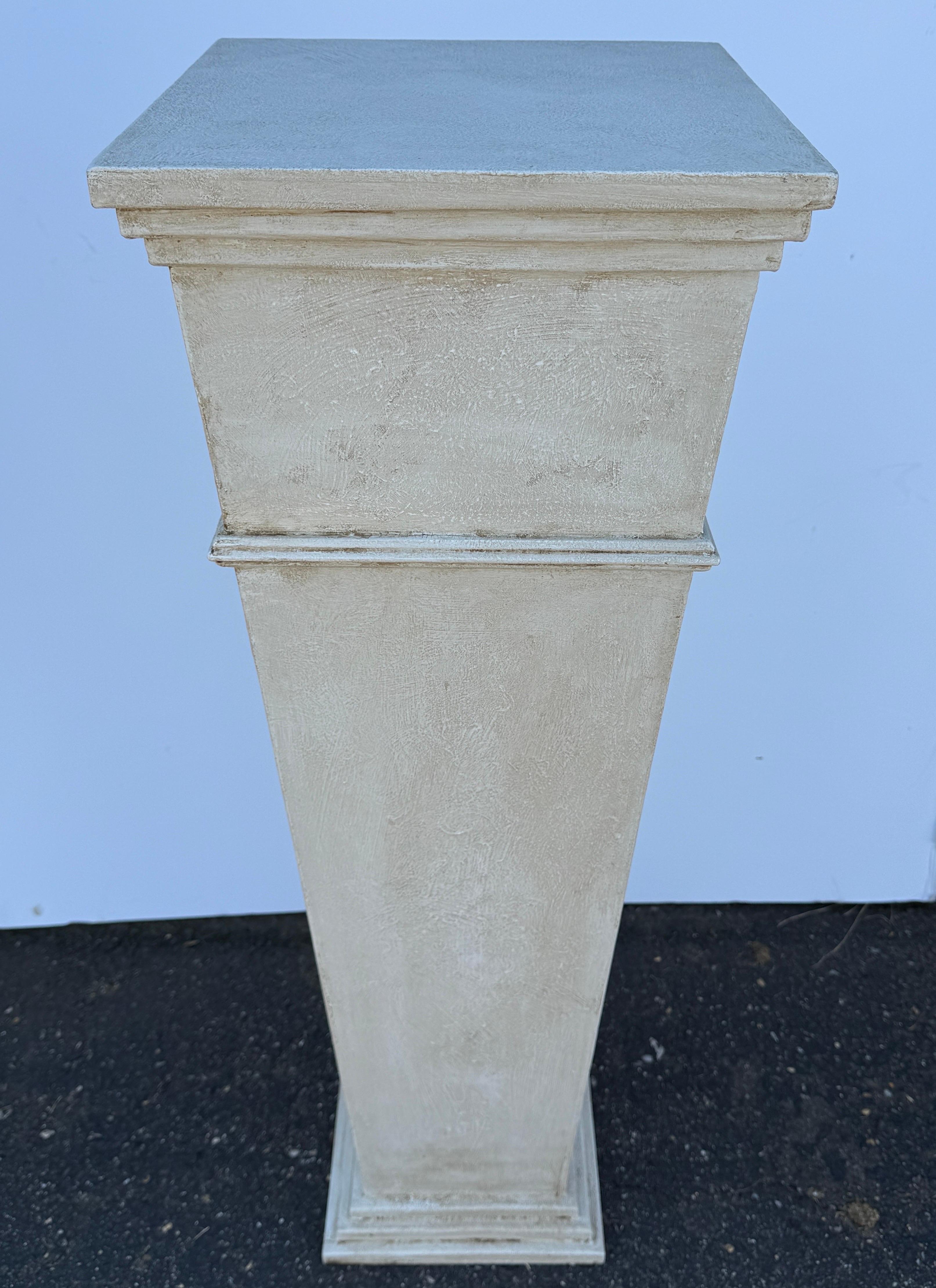 Piedistallo alto in legno dipinto per statue in stile gustaviano in vendita 16
