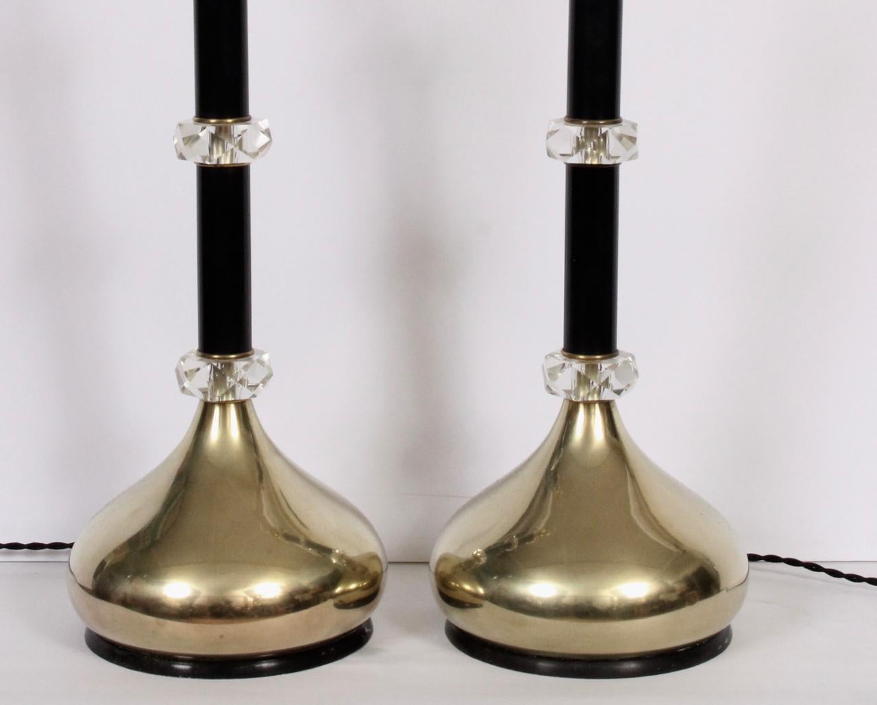 Tall Pair Hollywood Regency Stacked Brass, Black & Lucite Crystal Table Lamps In Good Condition For Sale In Bainbridge, NY