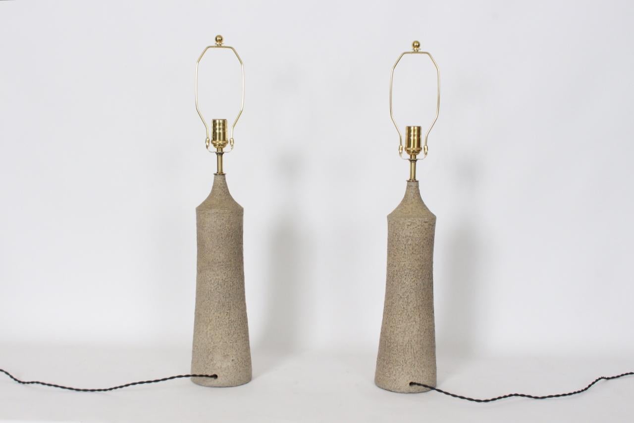 Tall Pair Design Technics Attributed Textured Taupe Pottery Table Lamps In Good Condition For Sale In Bainbridge, NY