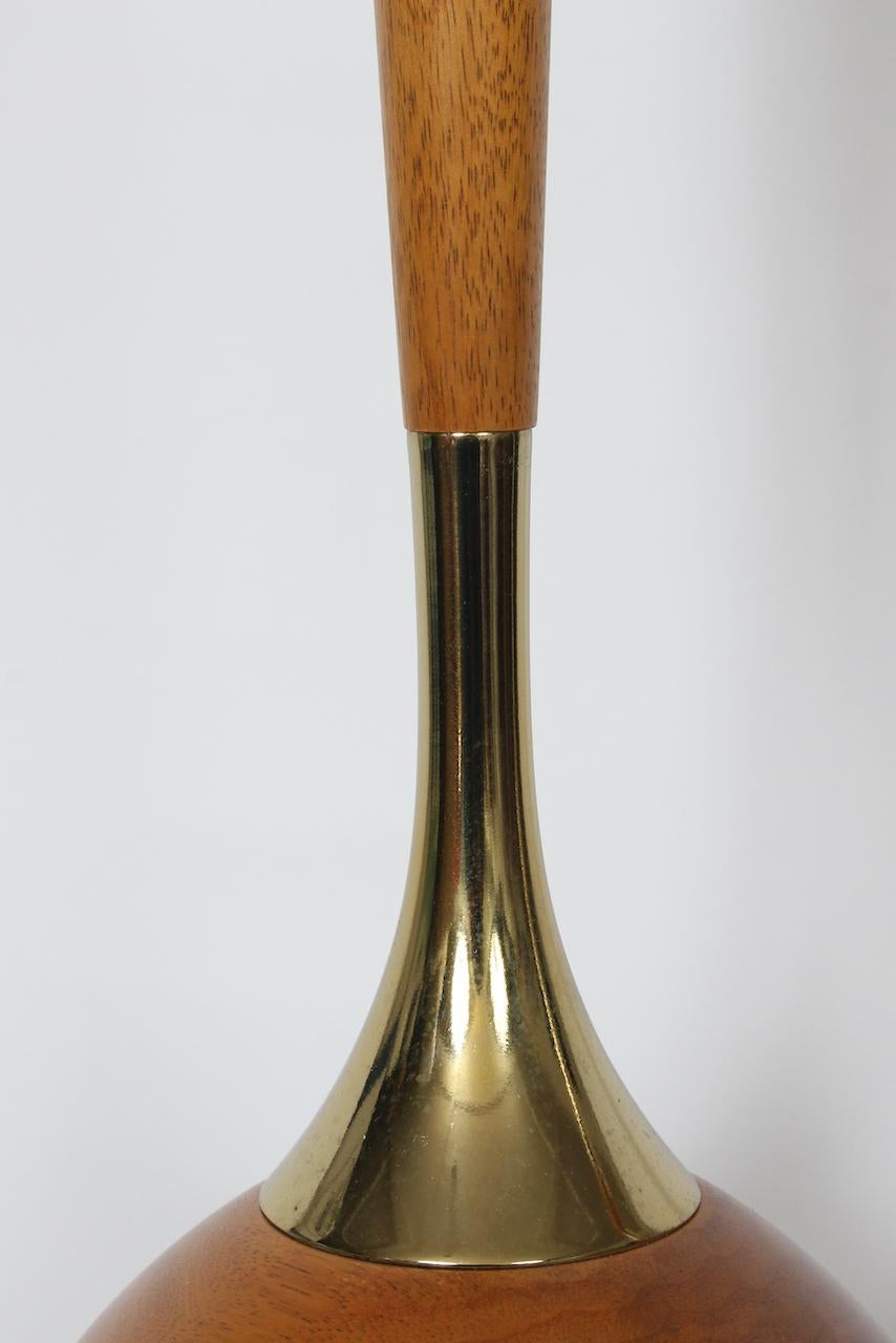 Großes Paar Laurel Lamp Co. Tony Paul Style Teak & Messing Tischlampen, 1960er Jahre im Angebot 5