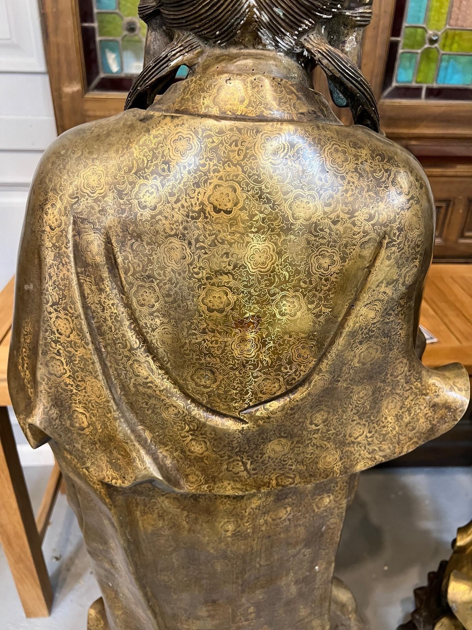 Grande paire de statues de Bouddha tibétain et Quan Yin en bronze du 20ème siècle en vente 13