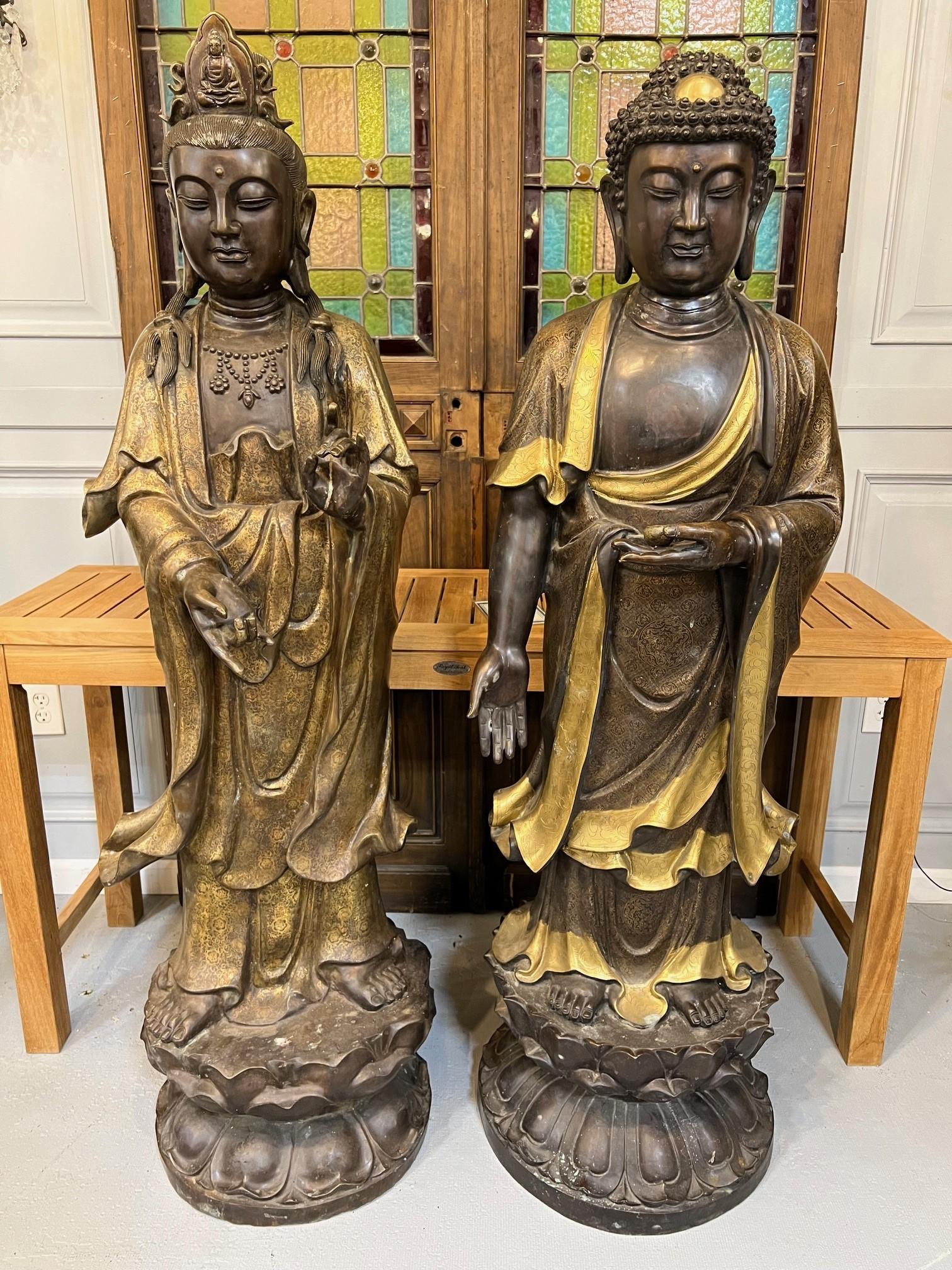 Grande paire de statues de Bouddha tibétain et Quan Yin en bronze du 20ème siècle en vente 14