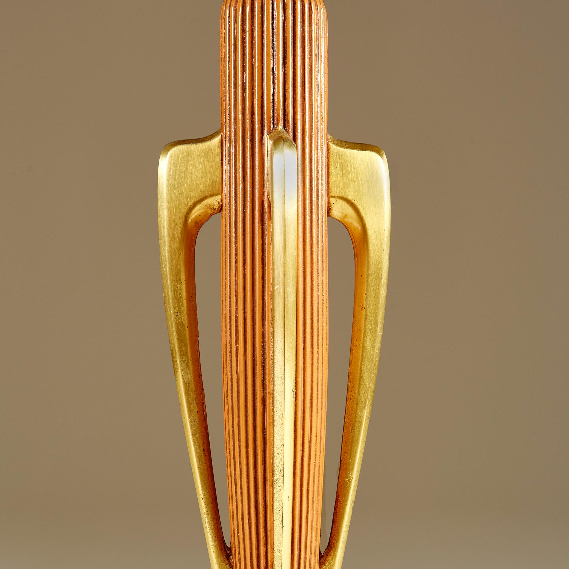 Großes Paar Art Deco Holz und Messing Tischlampen im Angebot 2