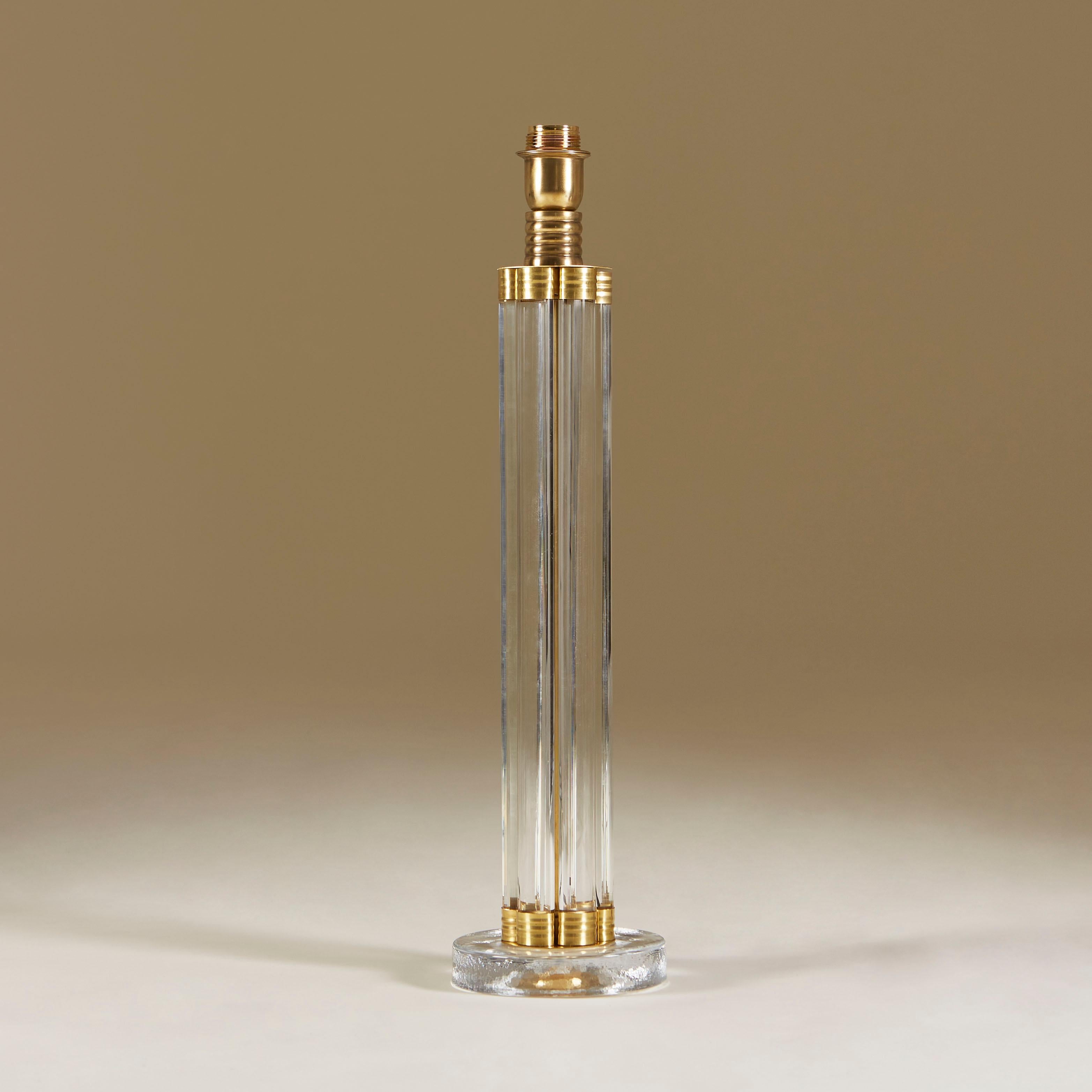 Großes Paar italienischer Murano-Säulenlampen aus klarem Glas und Messing im Angebot 3