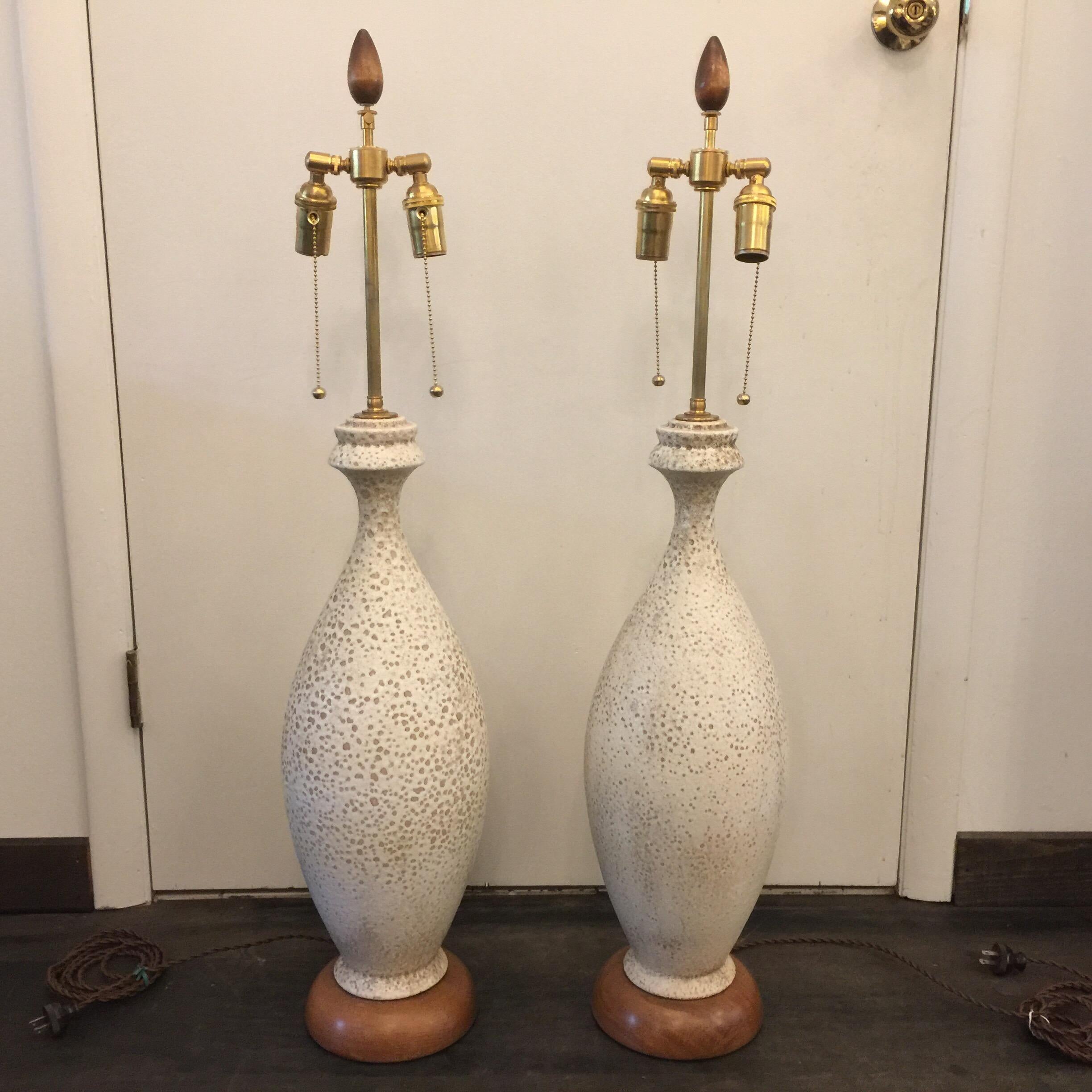 Tall Pair of Natural Lava Glaze Midcentury Lamps In Good Condition For Sale In East Hampton, NY