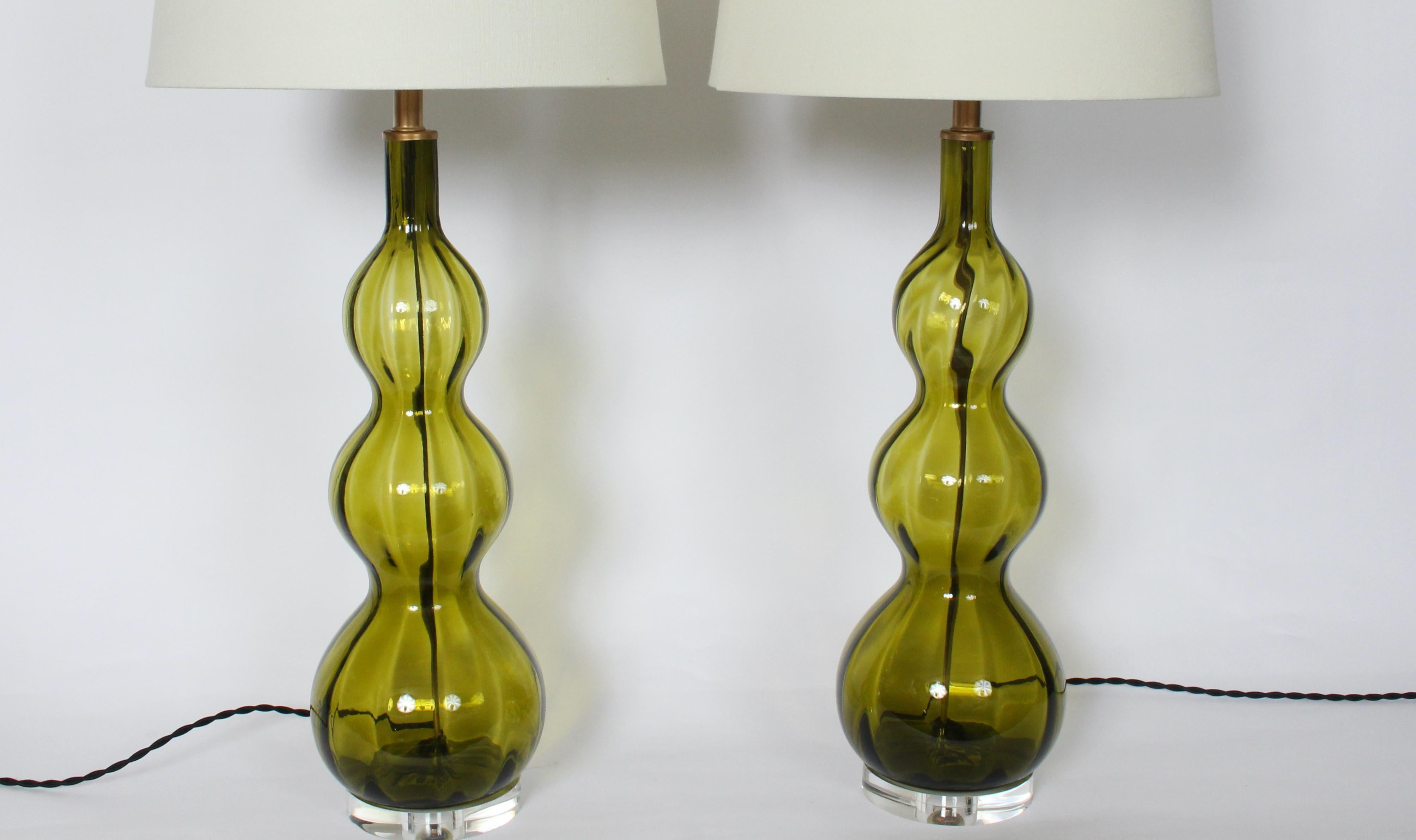 Mid-20th Century Tall Pair of Stacked Triple Gourd Olive Green Art Glass Table Lamps, 1950s For Sale