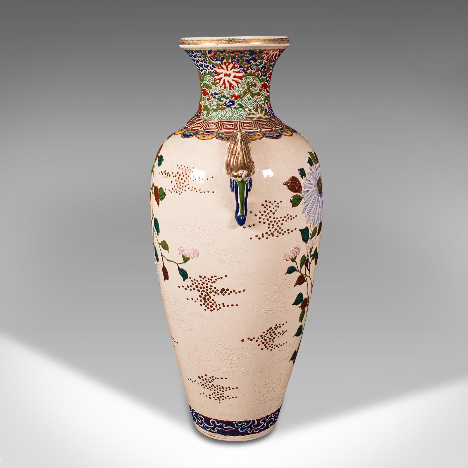 Céramique Grande paire de vases vintage Satsuma, japonais, céramique, fleur, Art déco oriental en vente