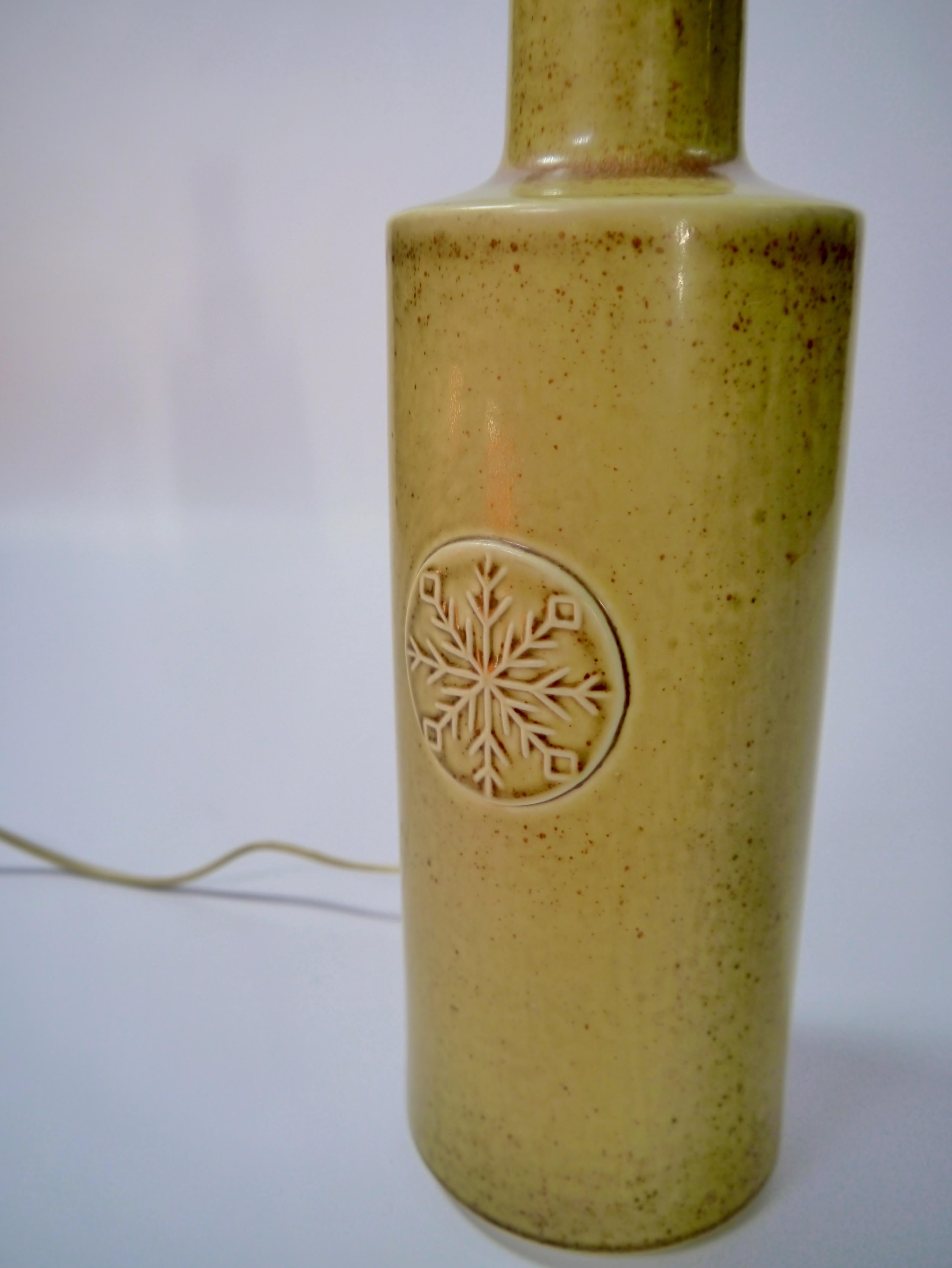 Danese Lampada da tavolo alta in ceramica verde pastello di Desiree, Danimarca, anni '60 in vendita