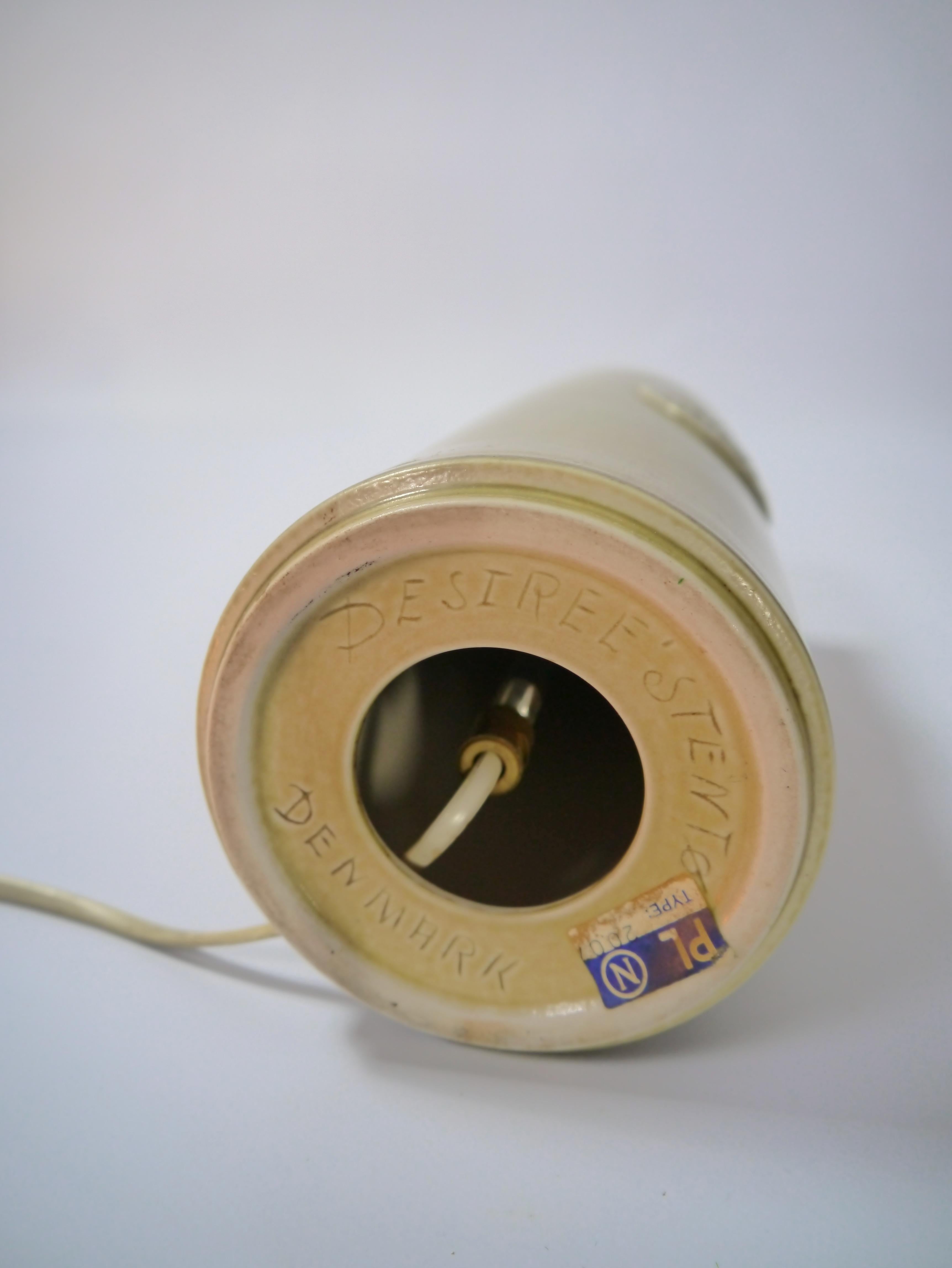 Smaltato Lampada da tavolo alta in ceramica verde pastello di Desiree, Danimarca, anni '60 in vendita