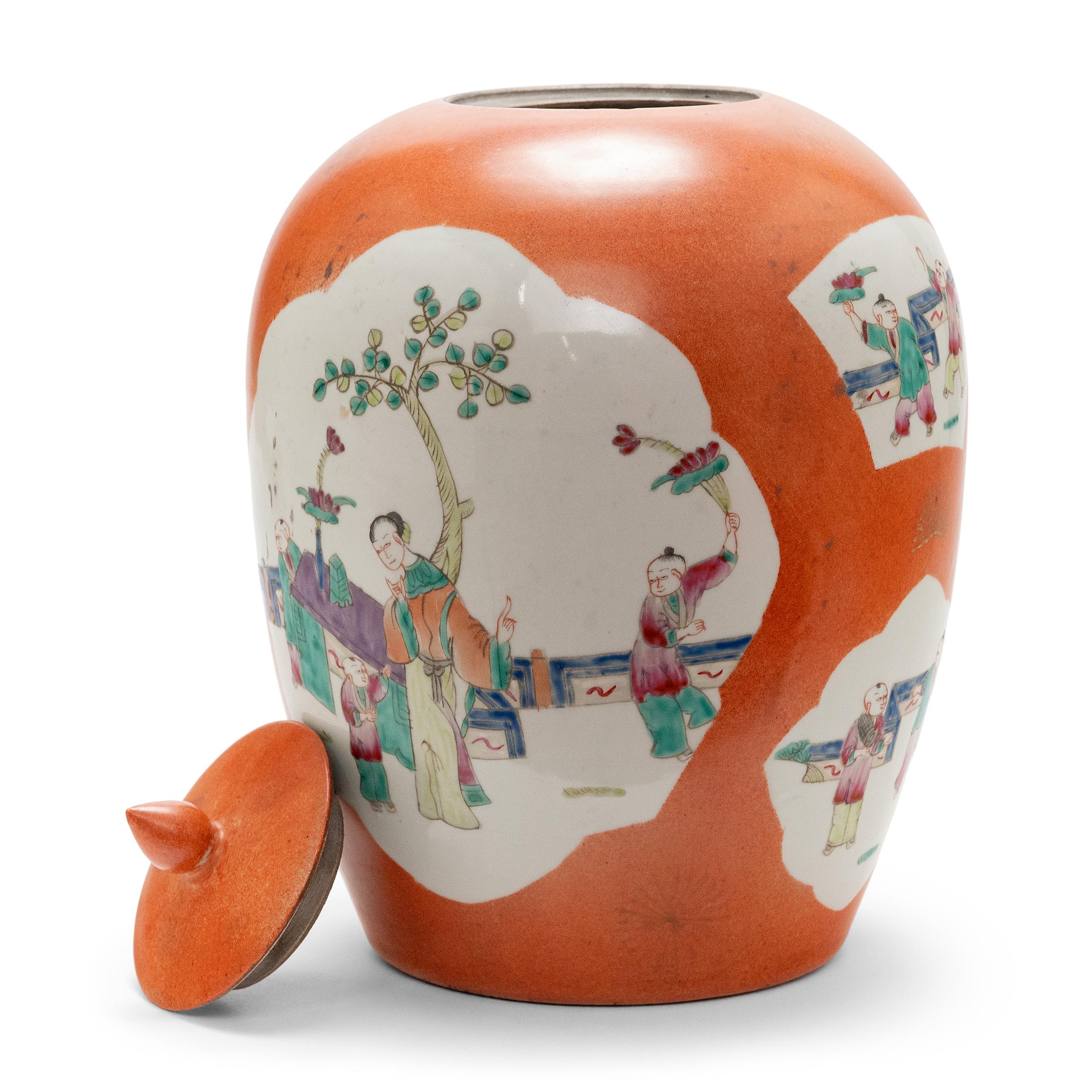 Tall Persimmon Orange Chinese Ginger Jar, c. 1900 In Good Condition In Chicago, IL