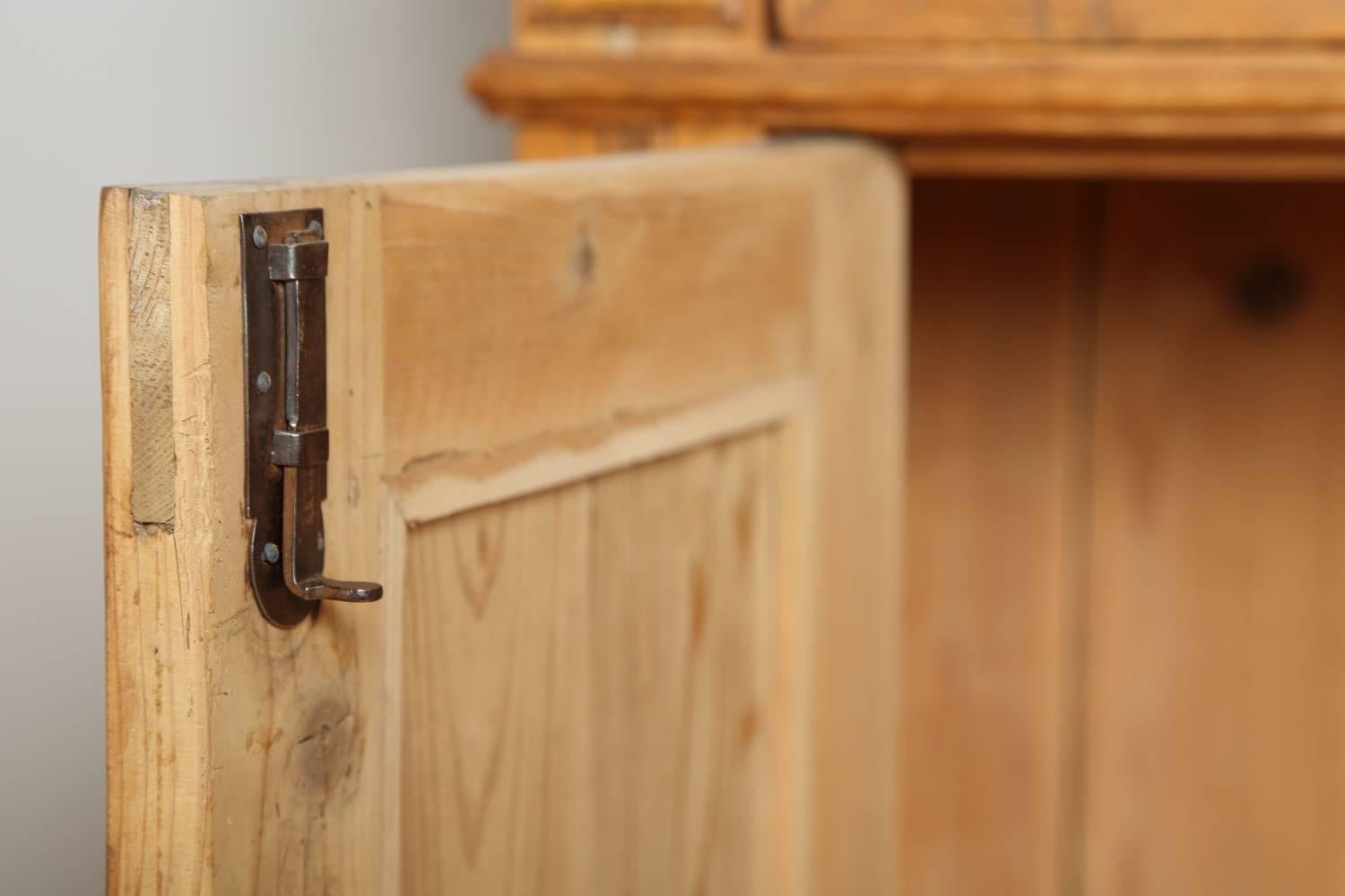 Tall Pine Cabinet, circa 1880 In Excellent Condition For Sale In Chicago, IL