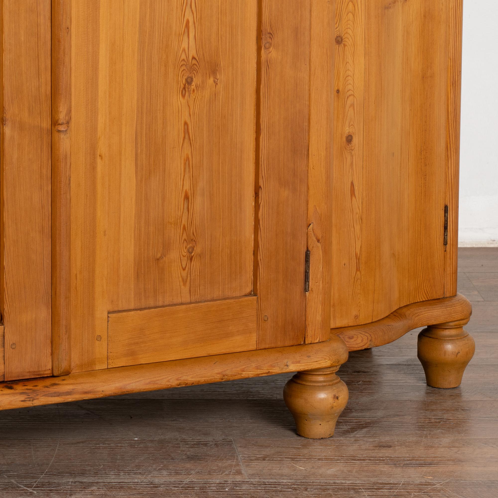 Credenza alta in pino, Svezia, 1880 circa in vendita 4