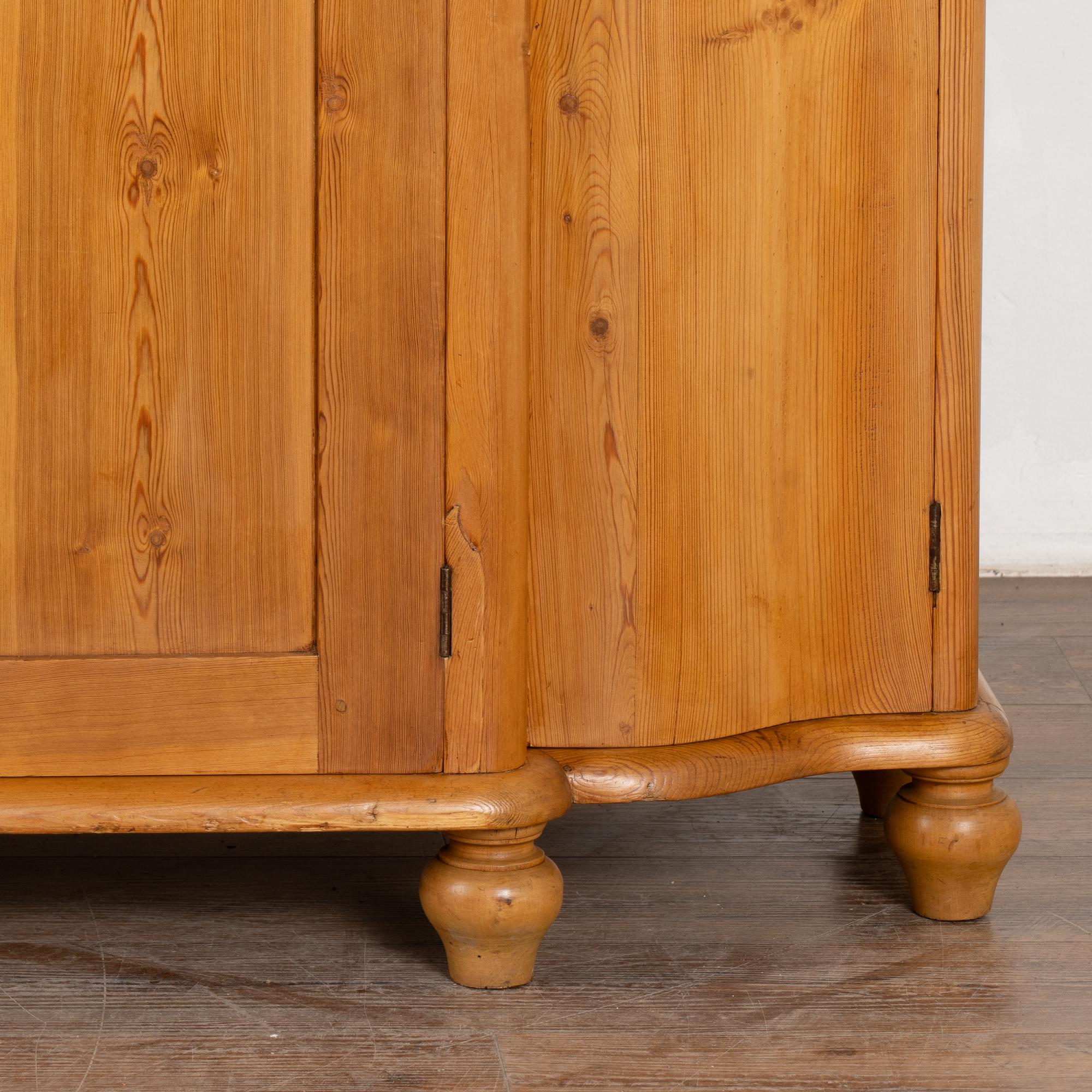 Credenza alta in pino, Svezia, 1880 circa in vendita 5