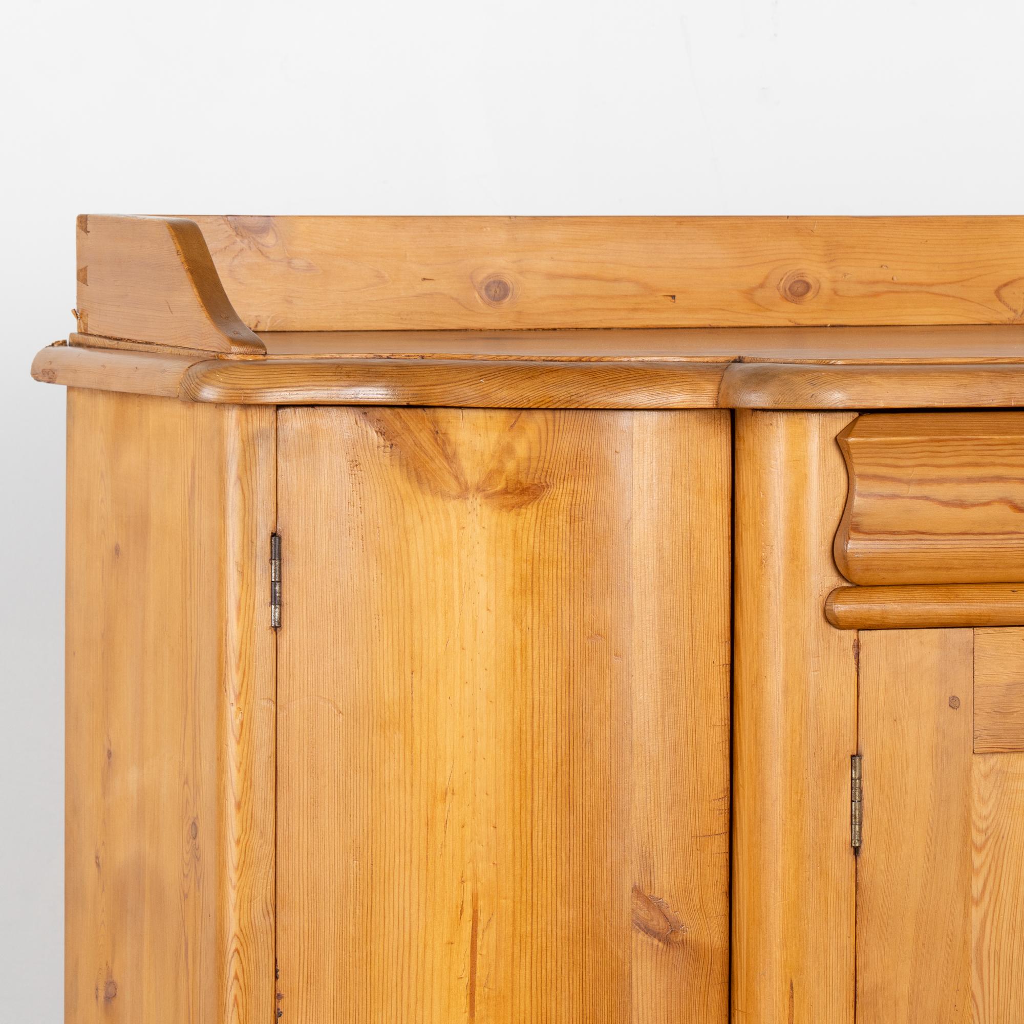 XIX secolo Credenza alta in pino, Svezia, 1880 circa in vendita
