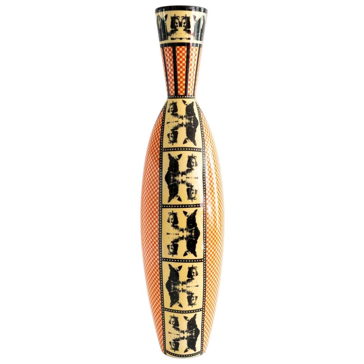 Grand vase en porcelaine Åsa Lindström pour Rörstrand avec motif damier en vente
