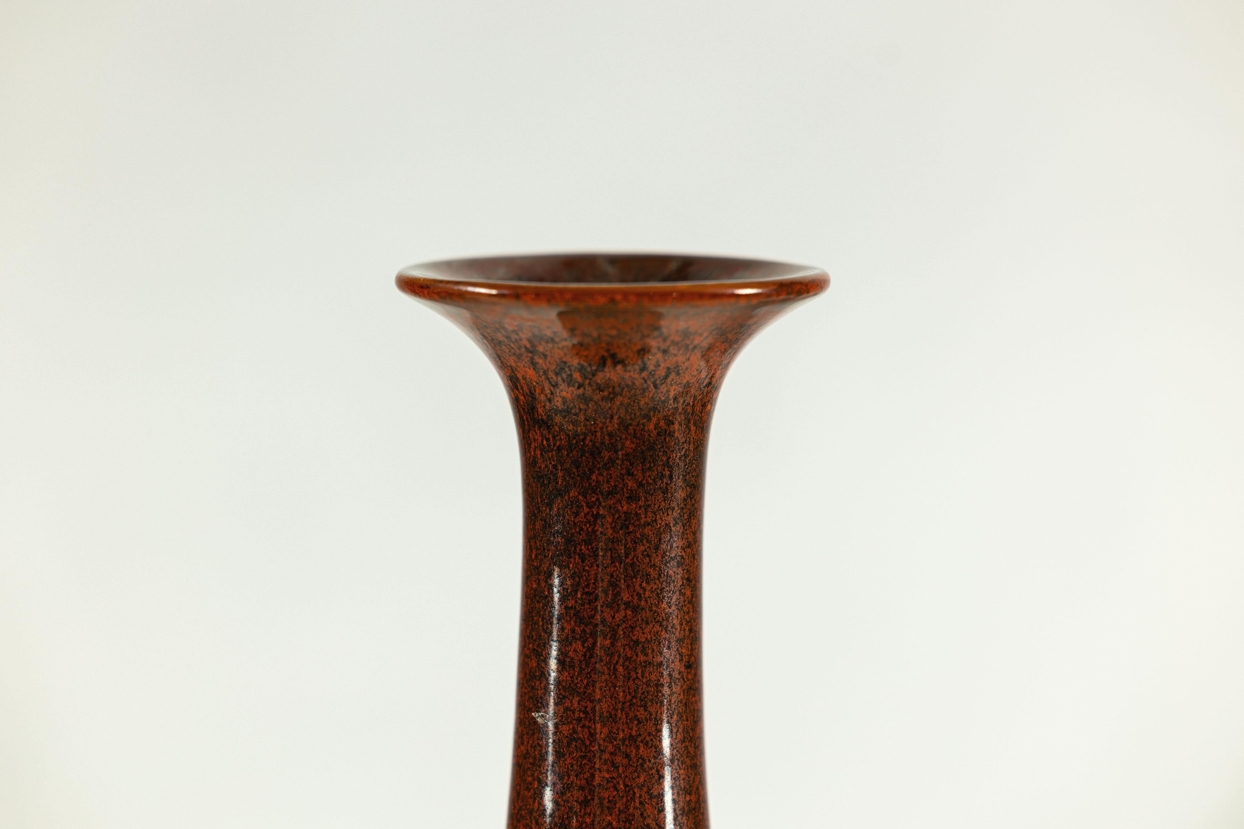 Tall Pottery Vase with Fluted Neck and Drip Glaze in Brown and Green im Angebot 10