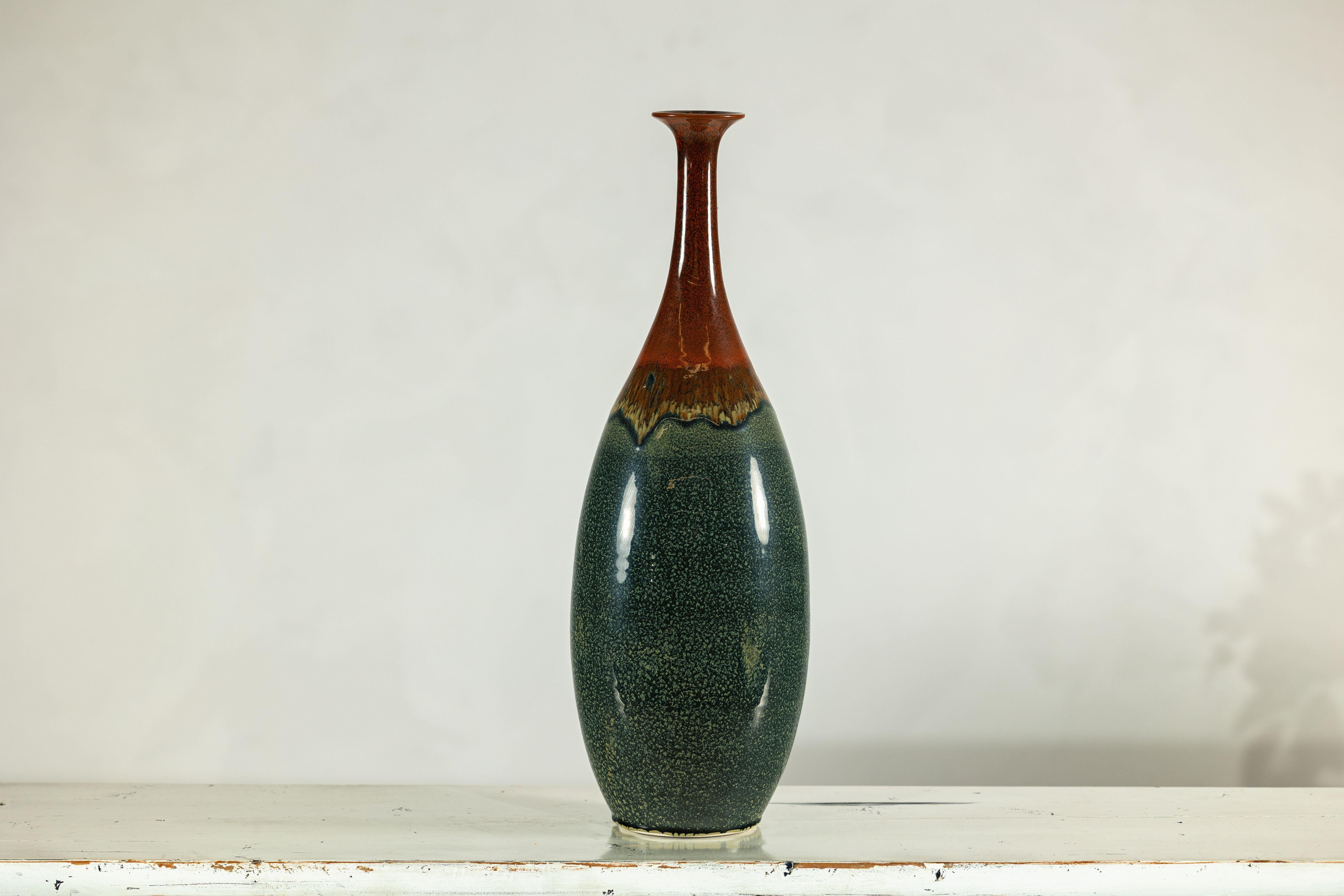 Tall Pottery Vase with Fluted Neck and Drip Glaze in Brown and Green (Glasiert) im Angebot