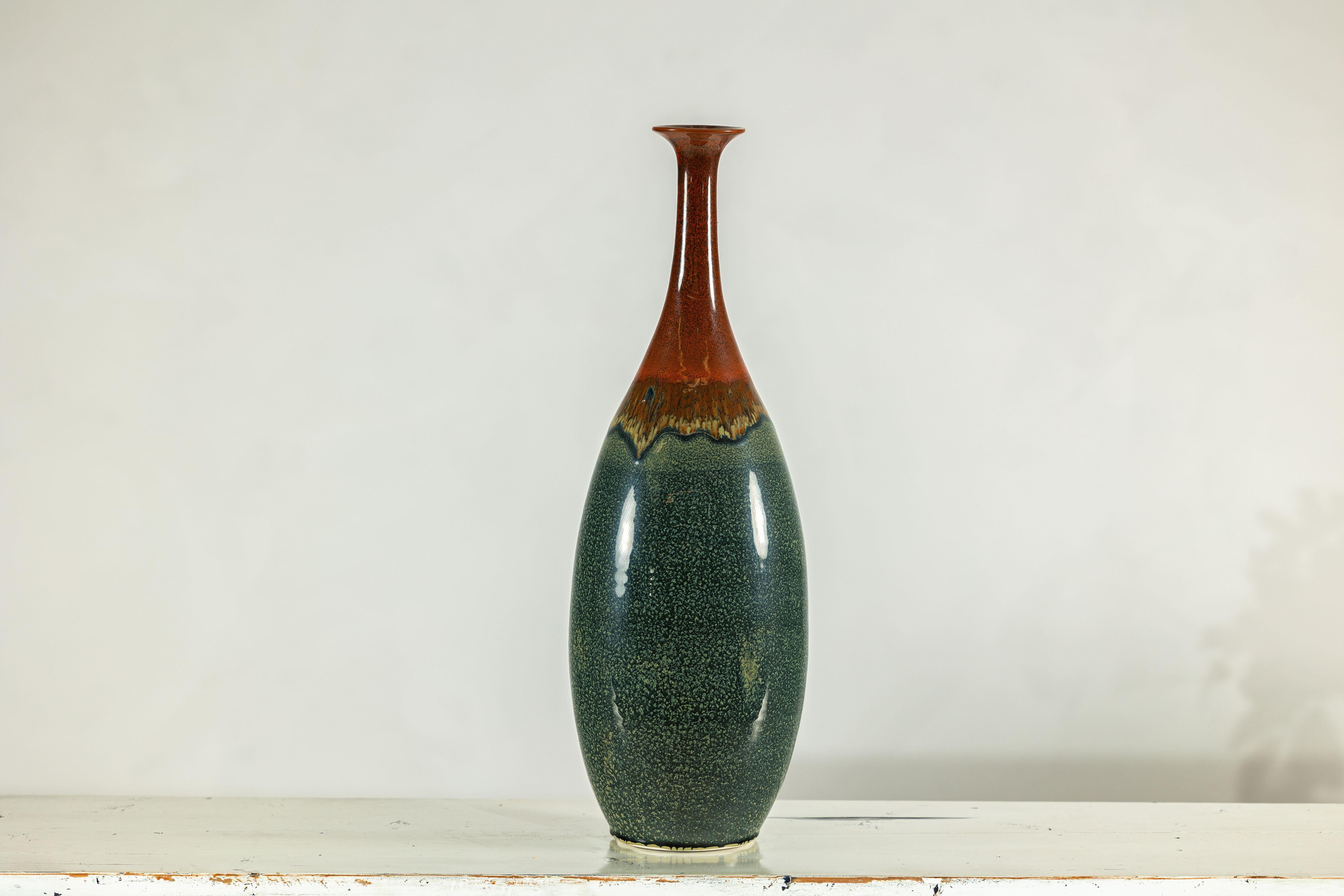 Tall Pottery Vase with Fluted Neck and Drip Glaze in Brown and Green im Zustand „Gut“ im Angebot in Yonkers, NY
