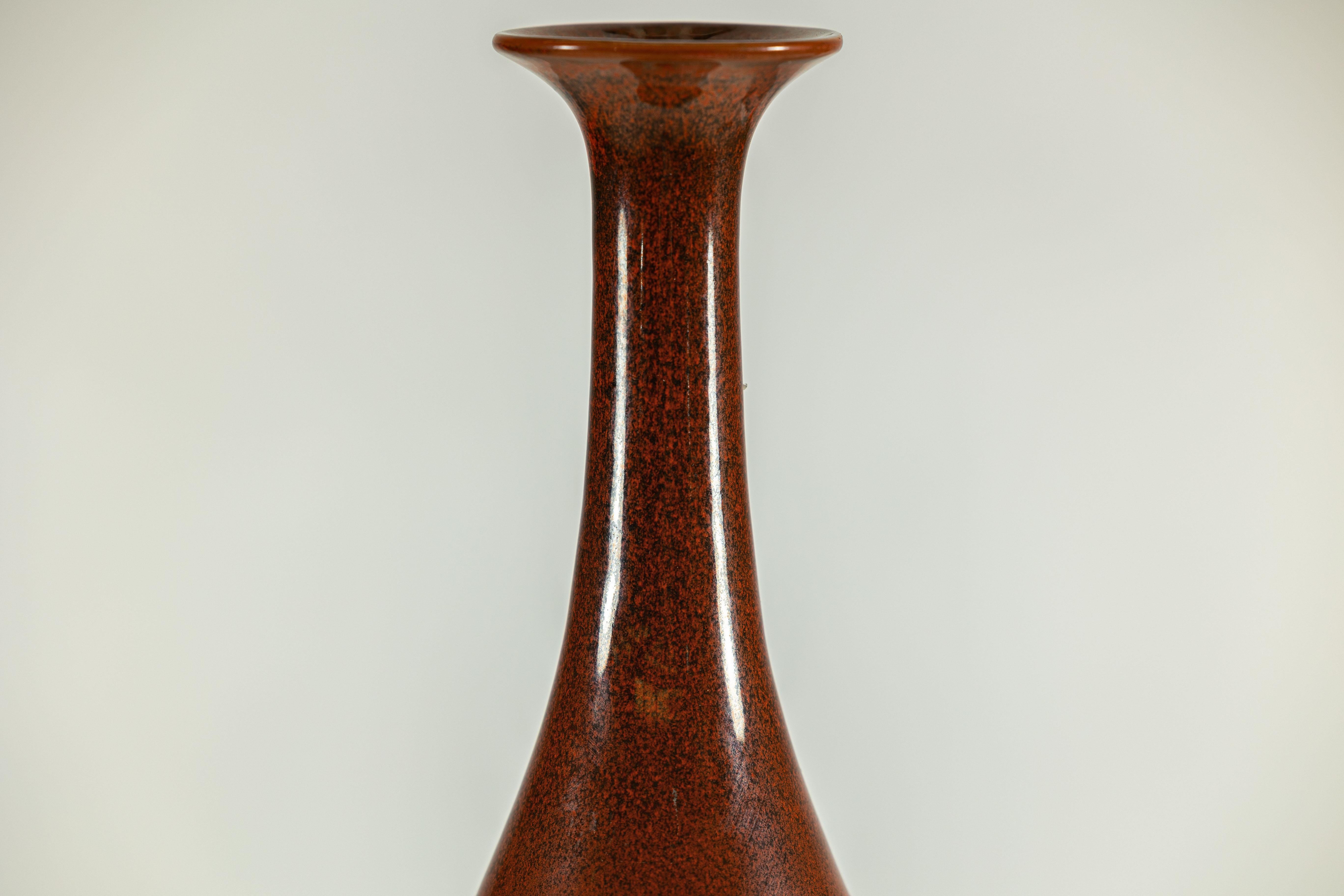 Tall Pottery Vase with Fluted Neck and Drip Glaze in Brown and Green im Angebot 3