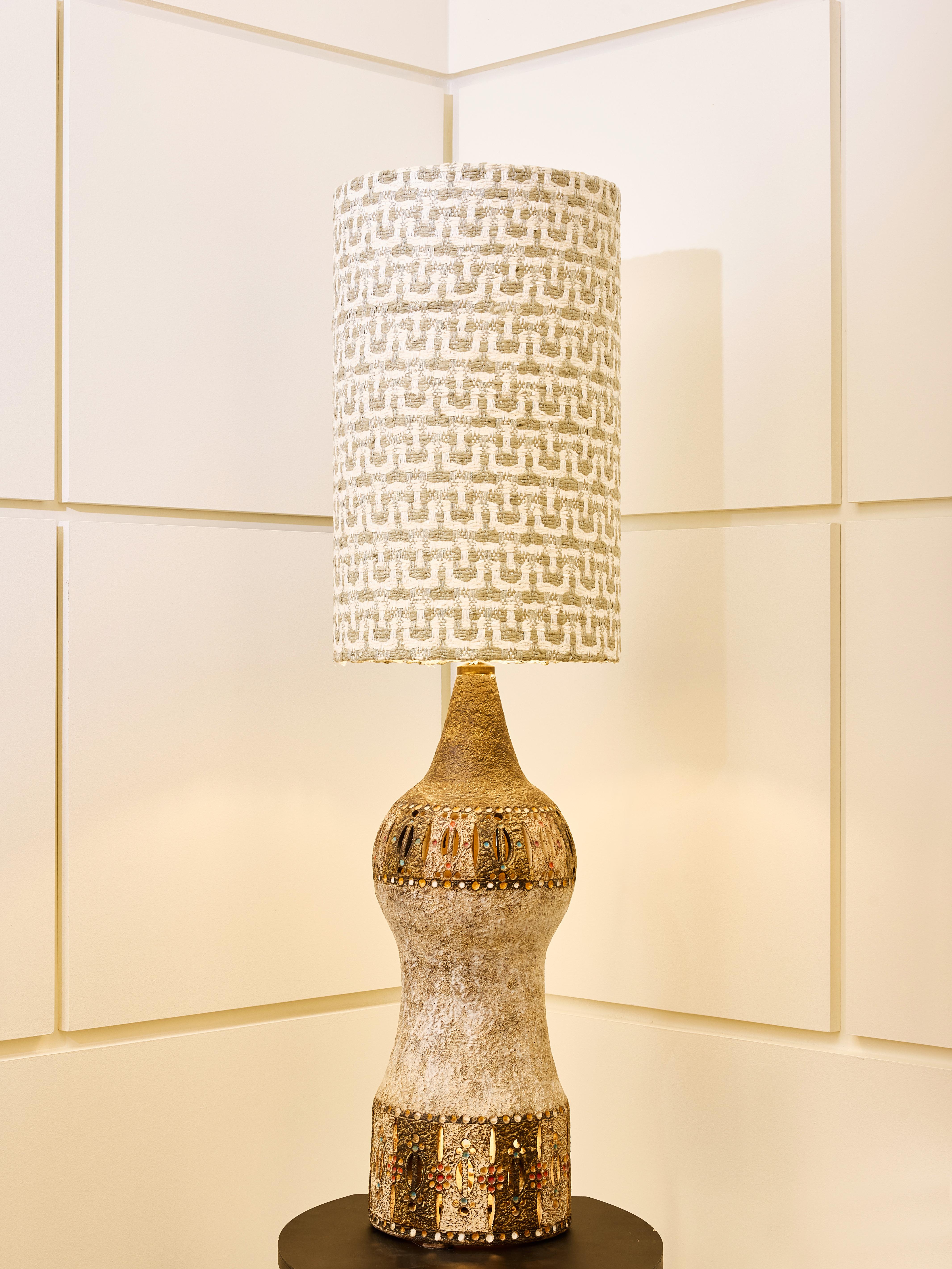 Raphael Giarrusso Tischlampe aus glasierter Keramik, groß (Moderne der Mitte des Jahrhunderts) im Angebot